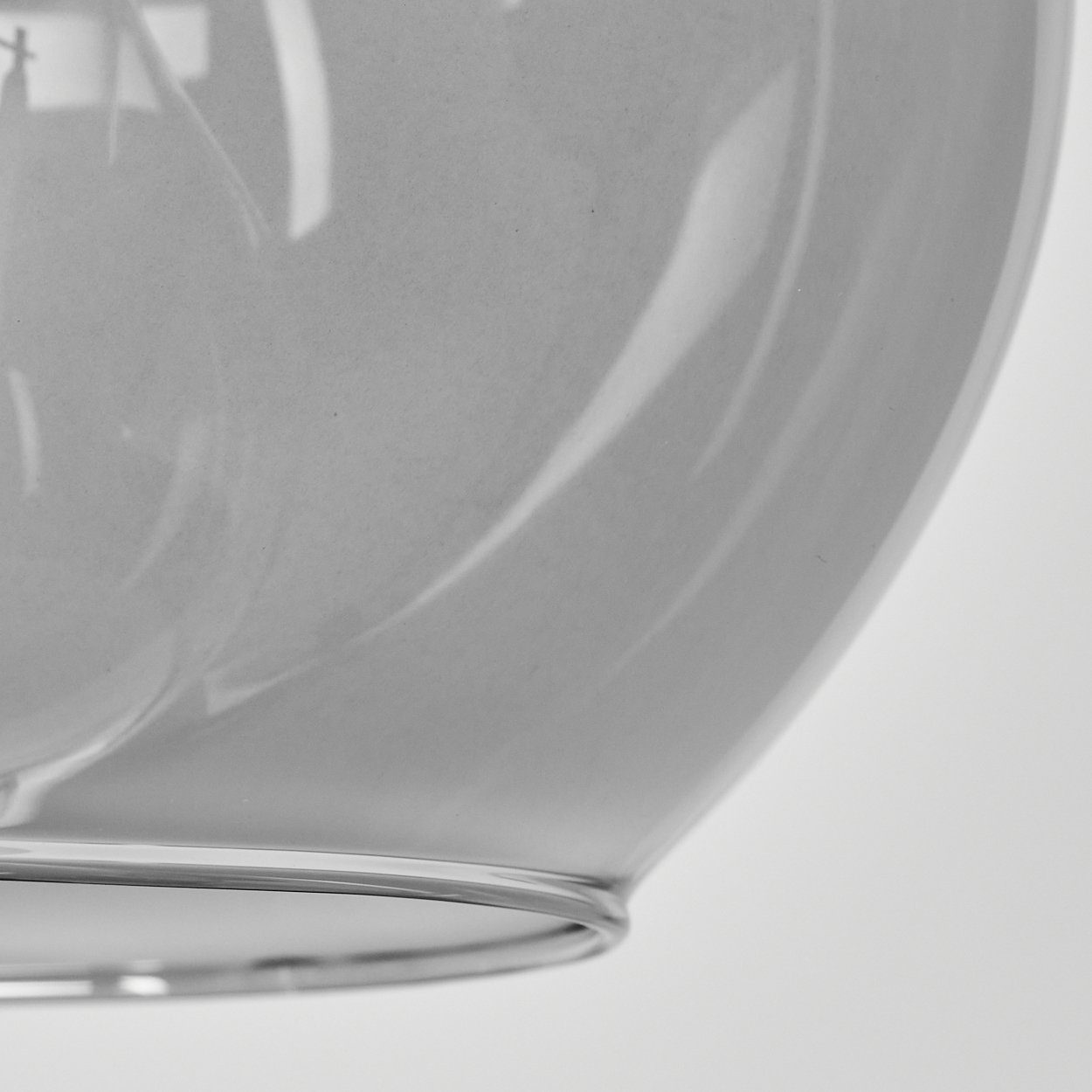 hofstein Hängeleuchte »Balestrino« Hängelampe aus Metall/Glas in Schwarz/Rauchfarben, ohne Leuchtmittel, Pendelleuchte, Schirme aus Echtglas (16, 5cm), Höhe max. 111cm, 3xE27