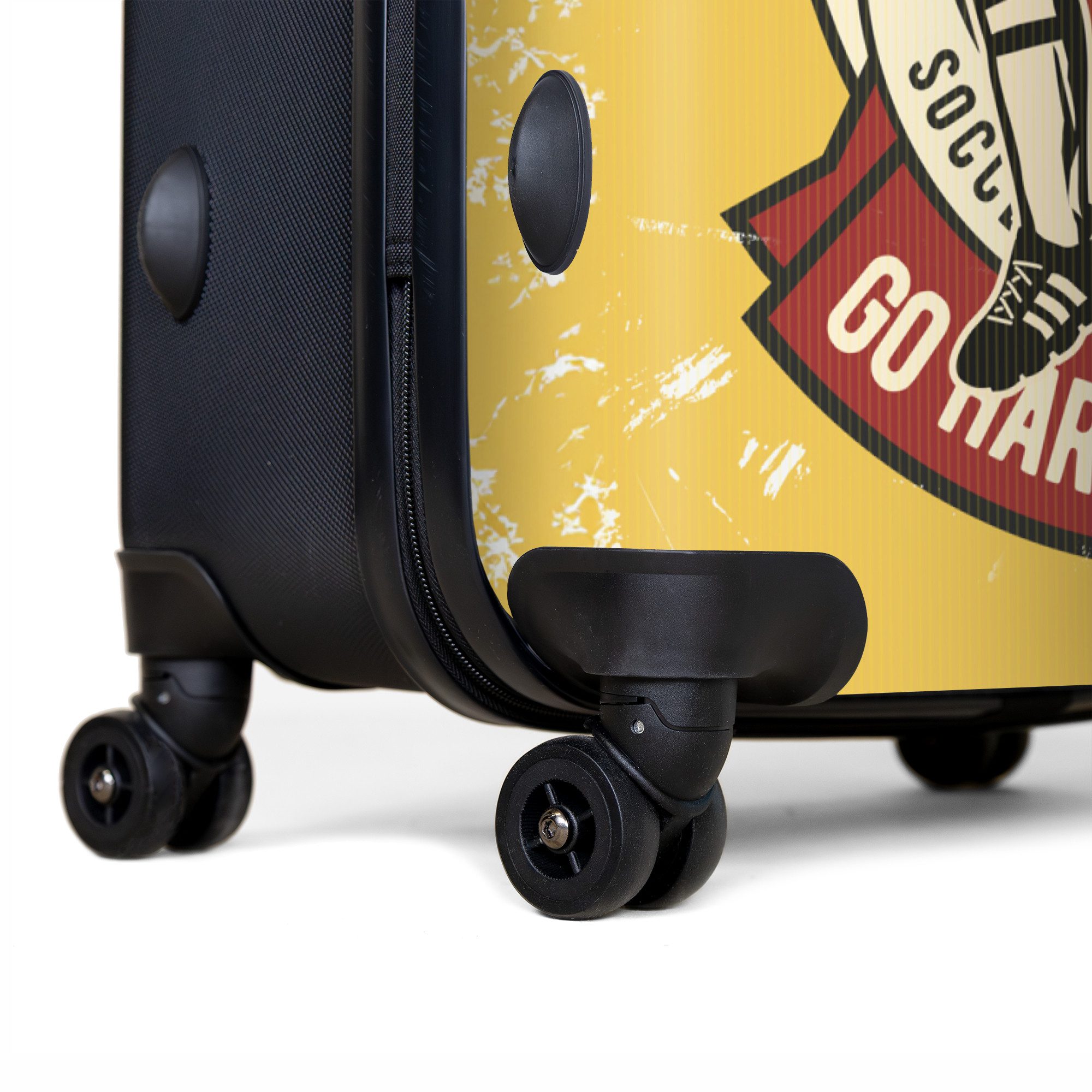 NoBoringSuitcases.com© Kinderkoffer Fußball - Jahrgang - Gelb - Sport 77 cm - 98 L, 8 Rollen, Koffer Groß für 30kg, Trolley, Rollkoffer, Reisekoffer