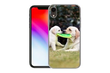 MuchoWow Handyhülle Hund mit seinem Welpen und einem Frisbee, Handyhülle Apple iPhone XR, Smartphone-Bumper, Print, Handy