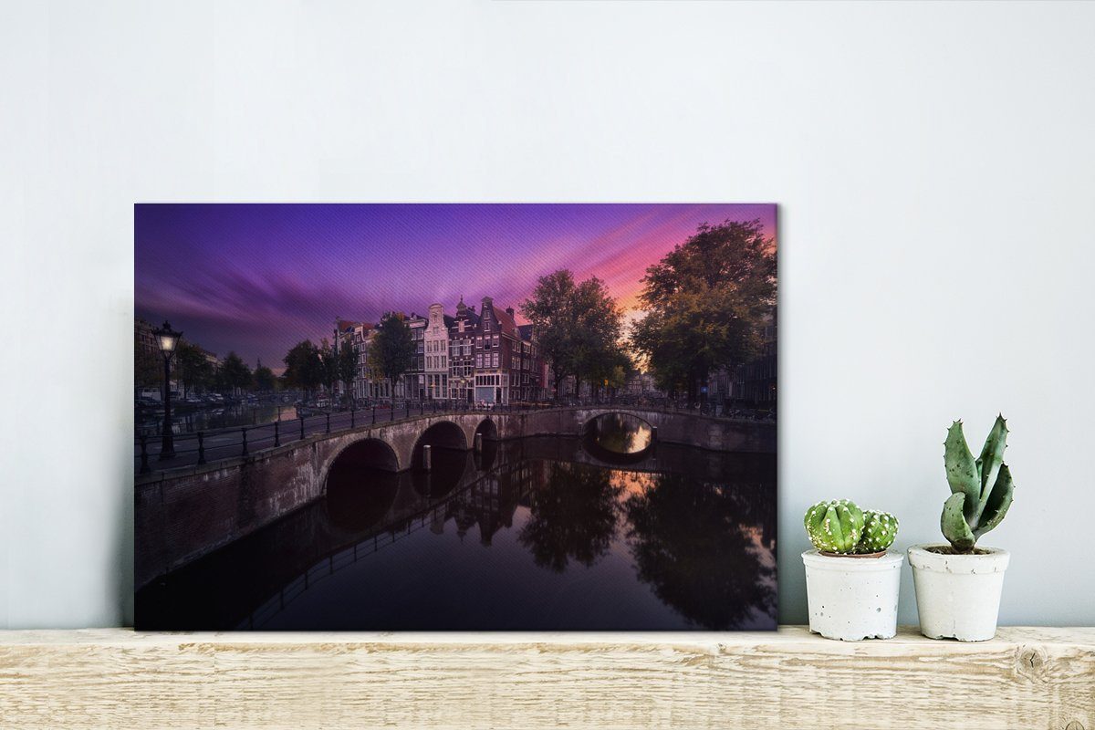 OneMillionCanvasses® Leinwandbild Bild einem Aufhängefertig, Keizersgracht Wandbild Himmel, der unter bunten cm St), (1 Leinwandbilder, Amsterdam 30x20 Wanddeko, in