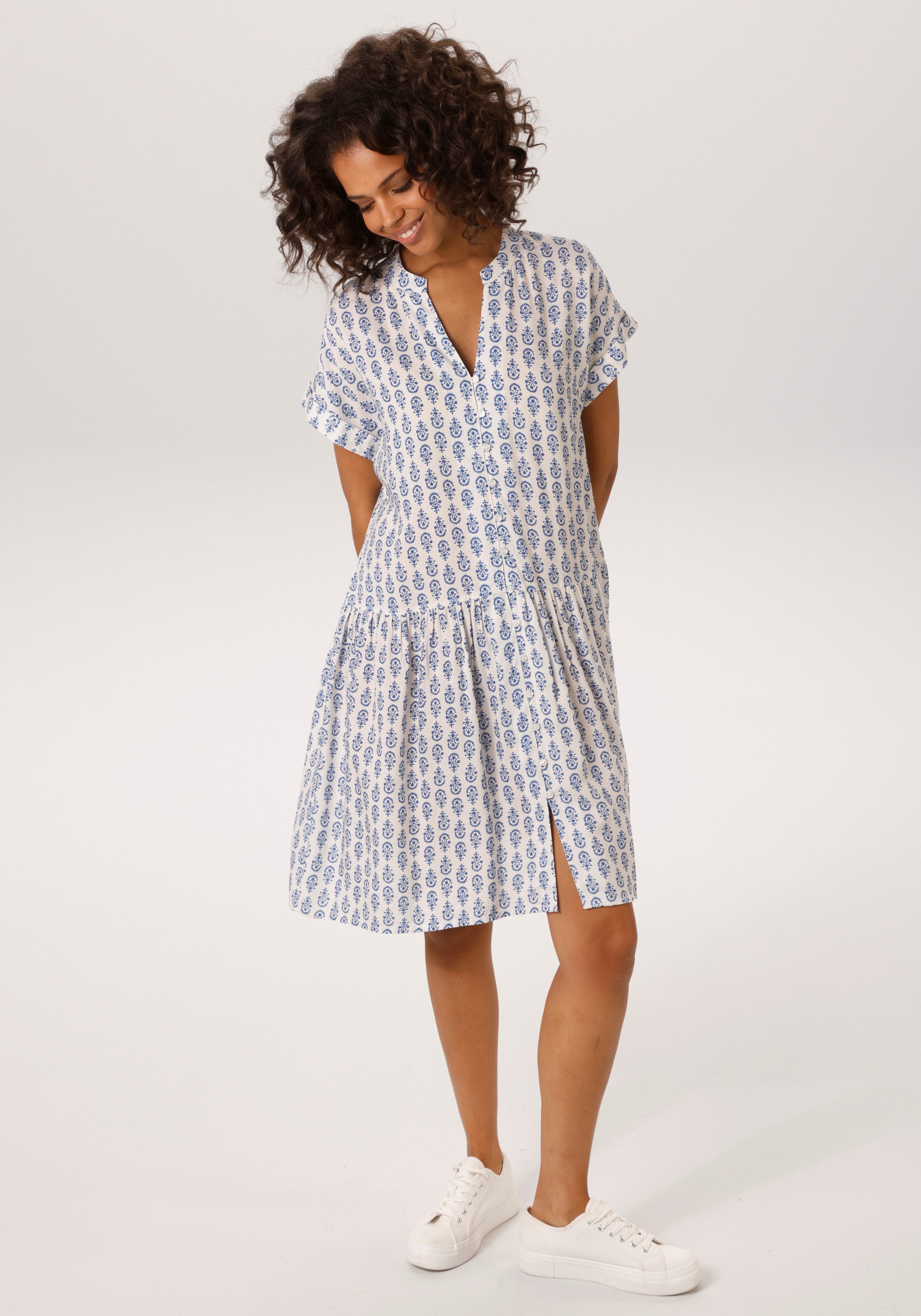 Aniston CASUAL Sommerkleid mit nostalgischen Porzellan-Druck - NEUE KOLLEKTION. € 49,99, (€ 49,99 pro 1 Stk).