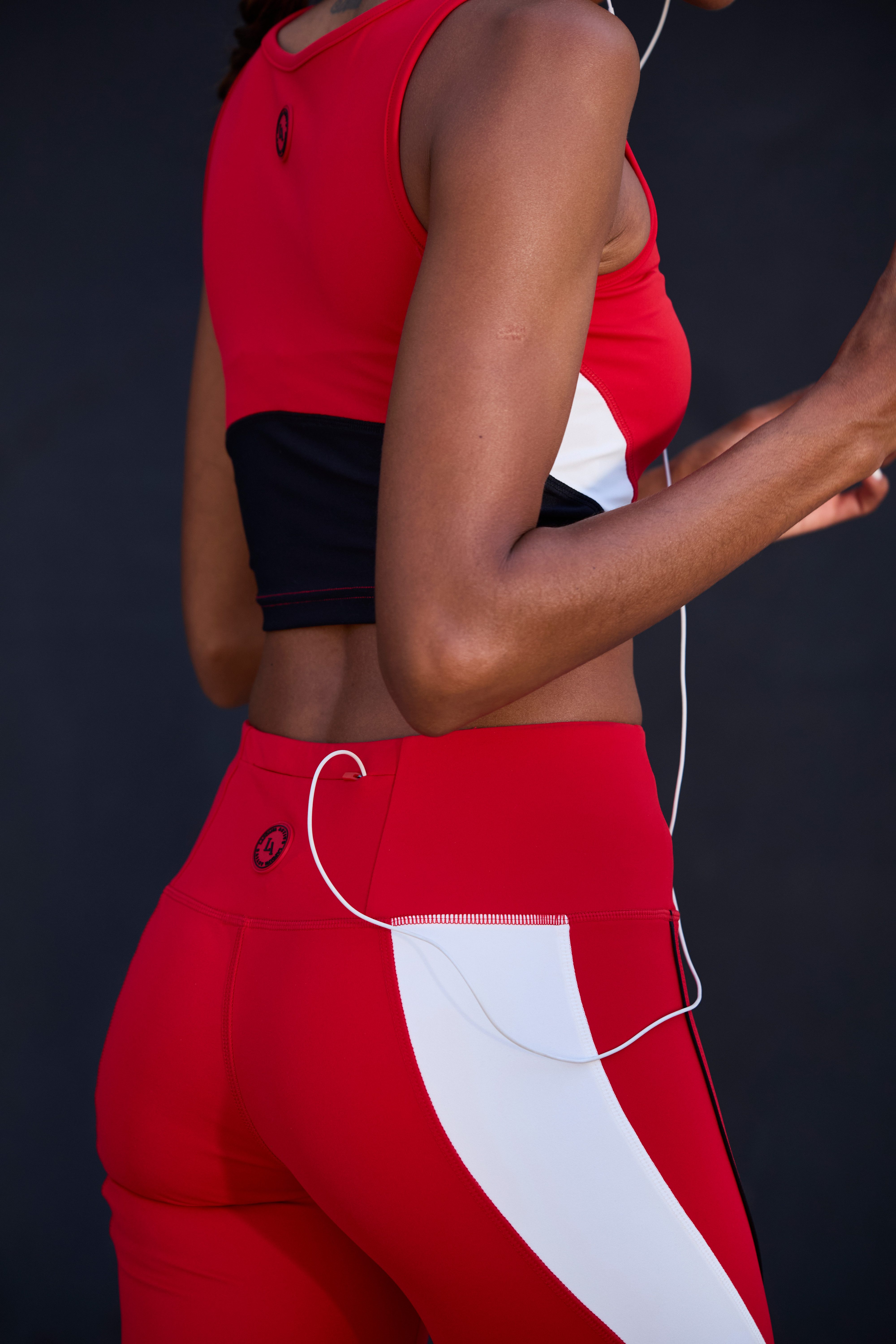 LASCANA ACTIVE Caprihose mit seitlichem Kontrasteinsatz