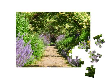 puzzleYOU Puzzle Gartenweg in einem englischen Landschaftsgarten, 48 Puzzleteile, puzzleYOU-Kollektionen Garten