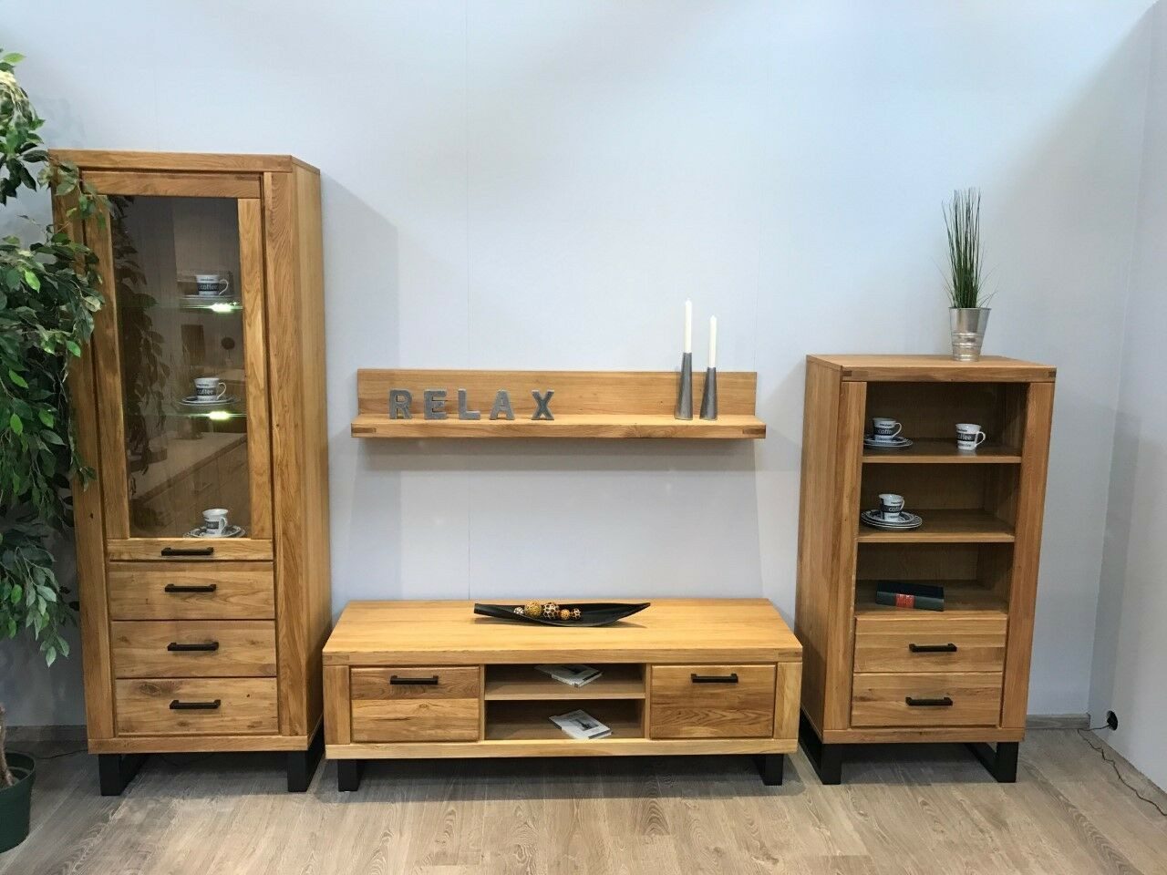ELFO Highboard Vitrine Highboard Tina in Wildeiche geölt Teilmassiv Breite 110cm