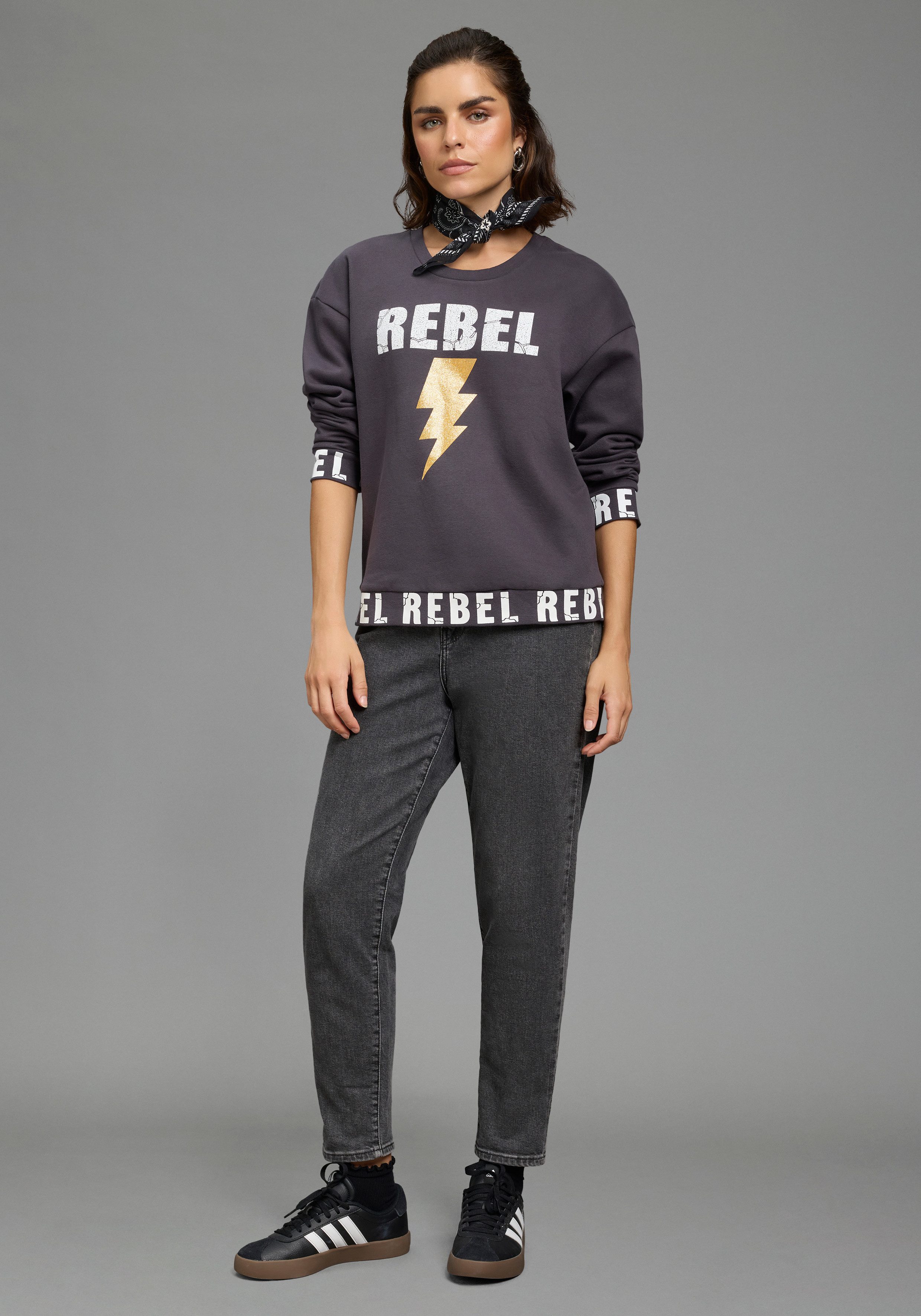 Zum Outfit 8