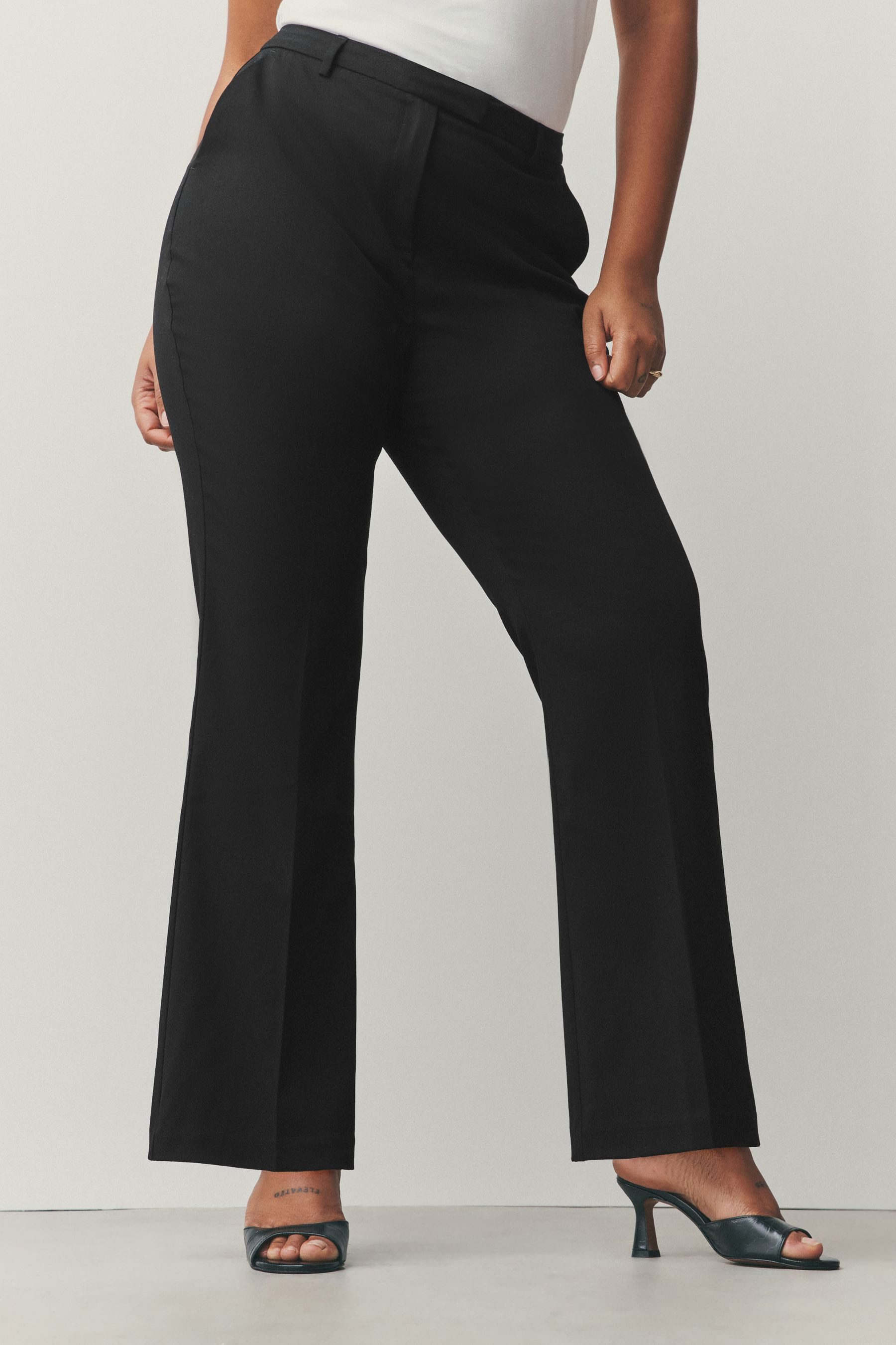 Next Bootcuthose Figurnahe Sanduhr Bootcut-Hose (1-tlg)