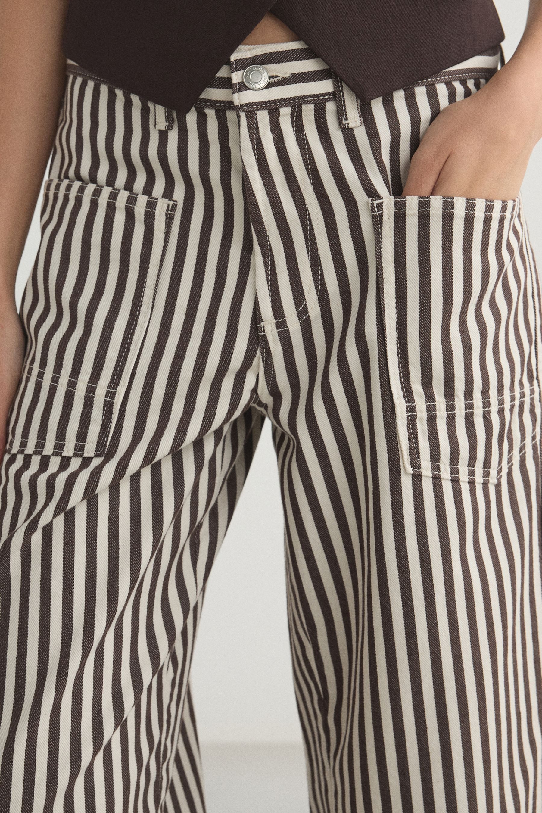 Next Weite Jeans Barrel-Jeans mit zwei Taschen (1-tlg) – Bild 5 von 5