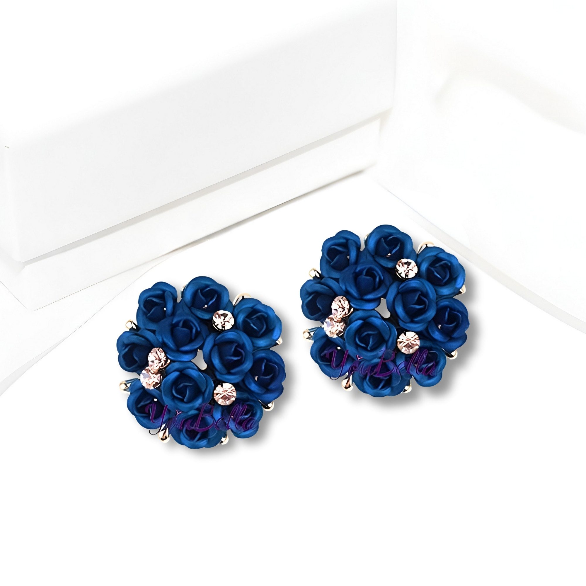 YouBella Ohrhänger-Set Jewellery Ohrringer Crystal Rose Form Floral Ohrstecker für Frauen (Enthaltene Komponenten: 1 Paar Ohrringe, Stilvoll, Party Wear, Mode, Geeignet für alle Anlässe), Kristall Rose Form Floral Ohrstecker
