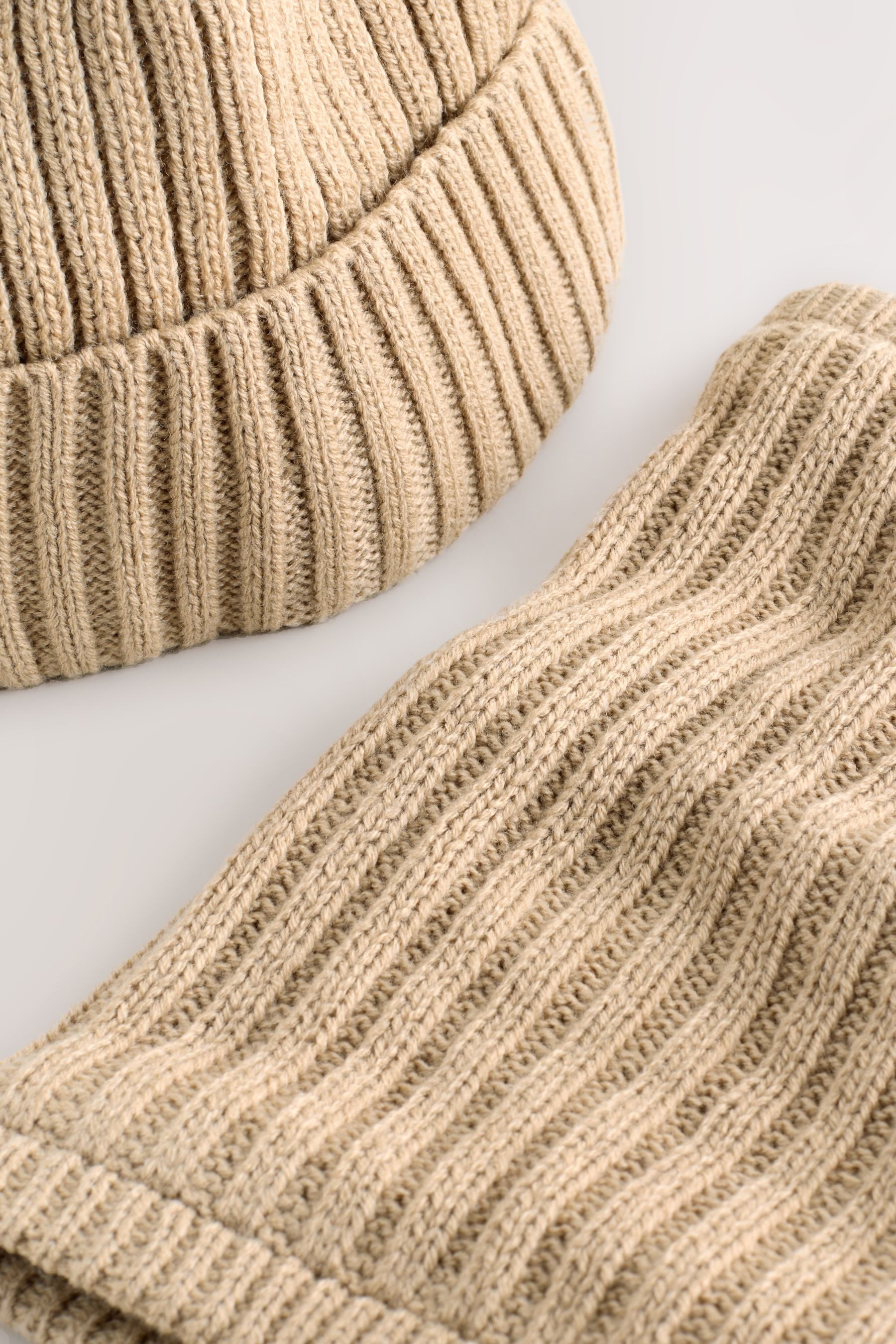 Next Beanie Bommelmütze und Schlauchschal im 2er-Set (2-St) – Bild 4 von 4