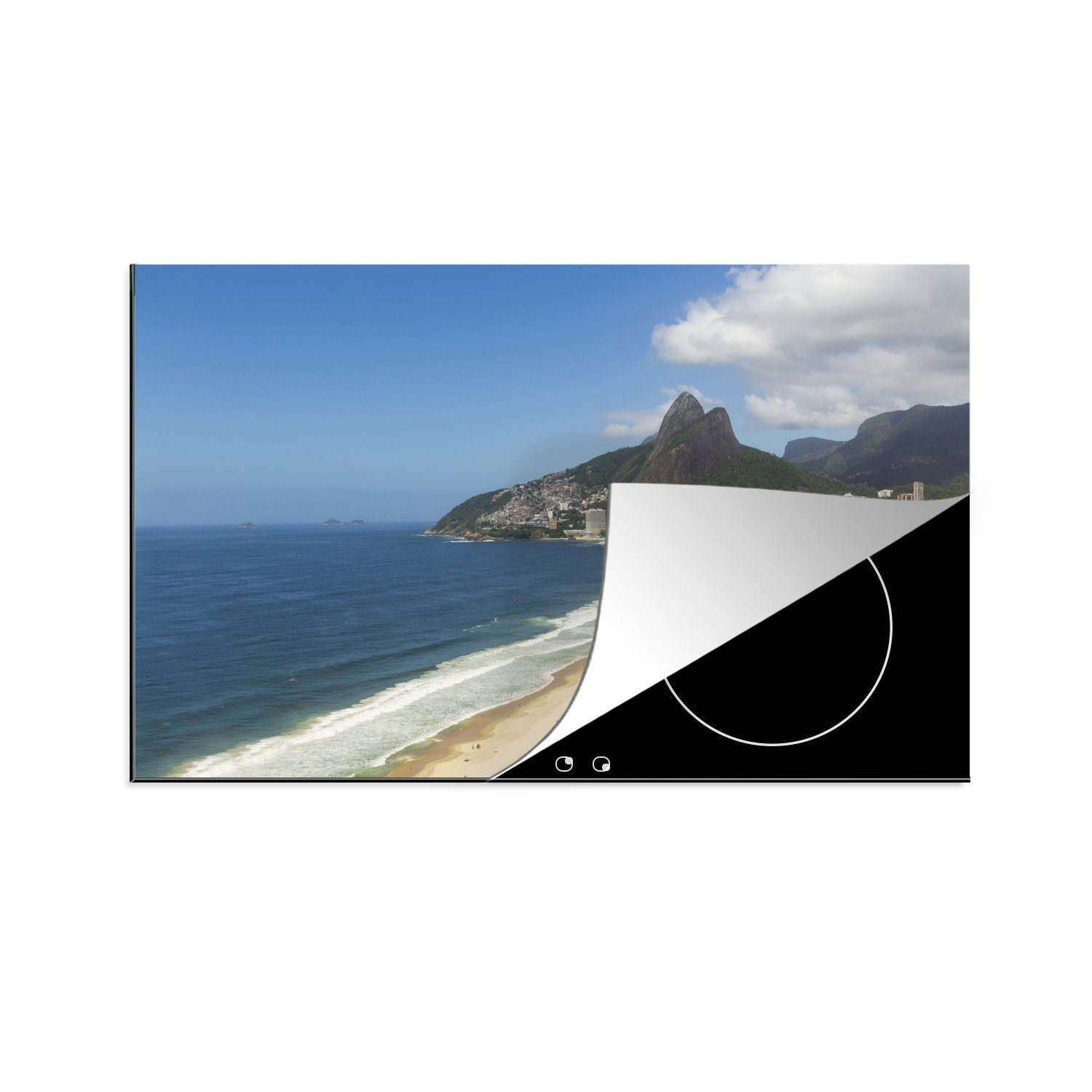 MuchoWow Herdblende-/Abdeckplatte Der Strand von Ipanema in Rio De Janeiro, Brasilien, an einem sonnigen, Vinyl, (1 tlg), 81x52 cm, Induktionskochfeld Schutz für die küche, Ceranfeldabdeckung