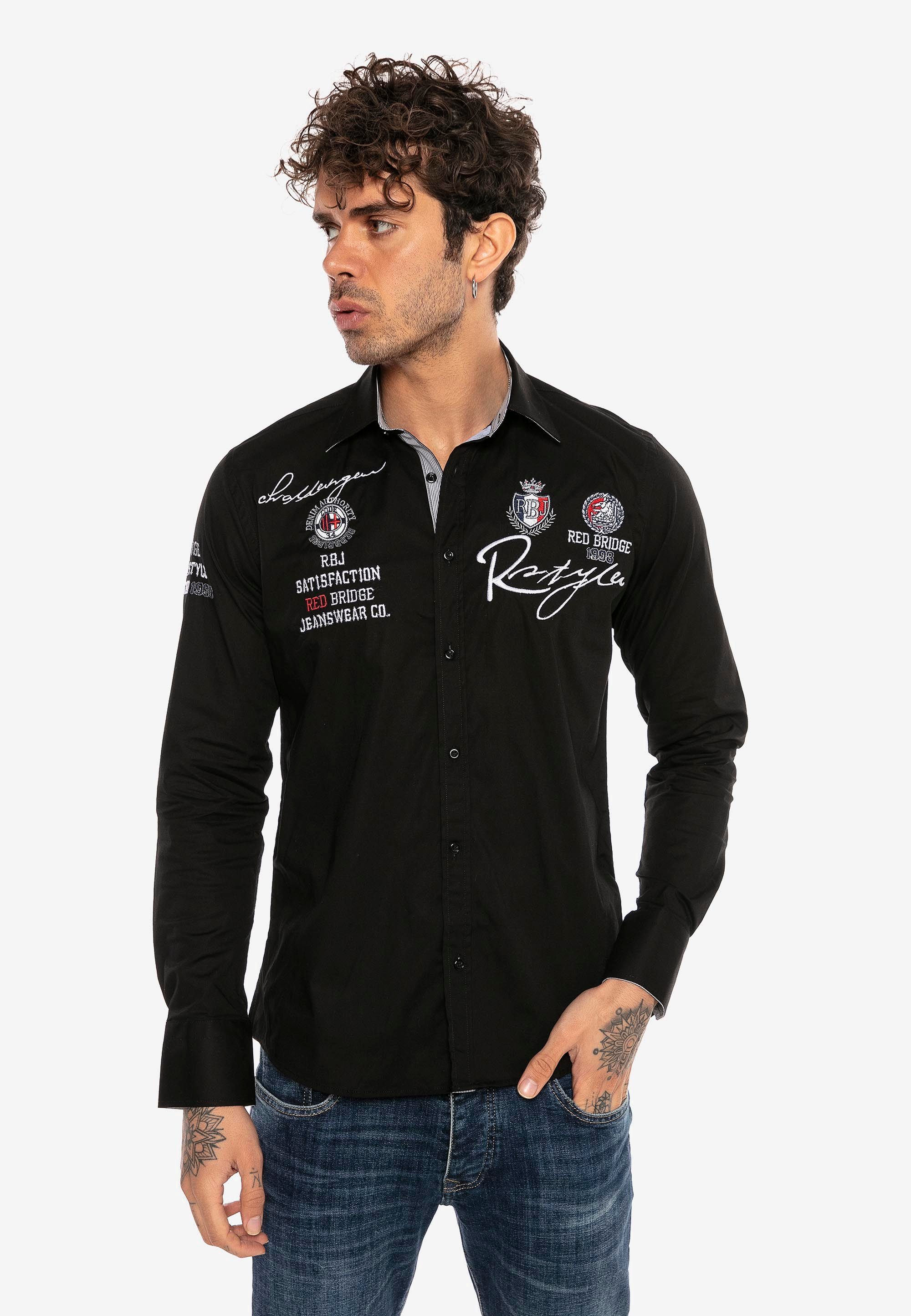 [Großer Ausverkauf nur jetzt] RedBridge Langarmhemd Jersey City im schwarz mit Stickerei Fit-Schnitt Slim