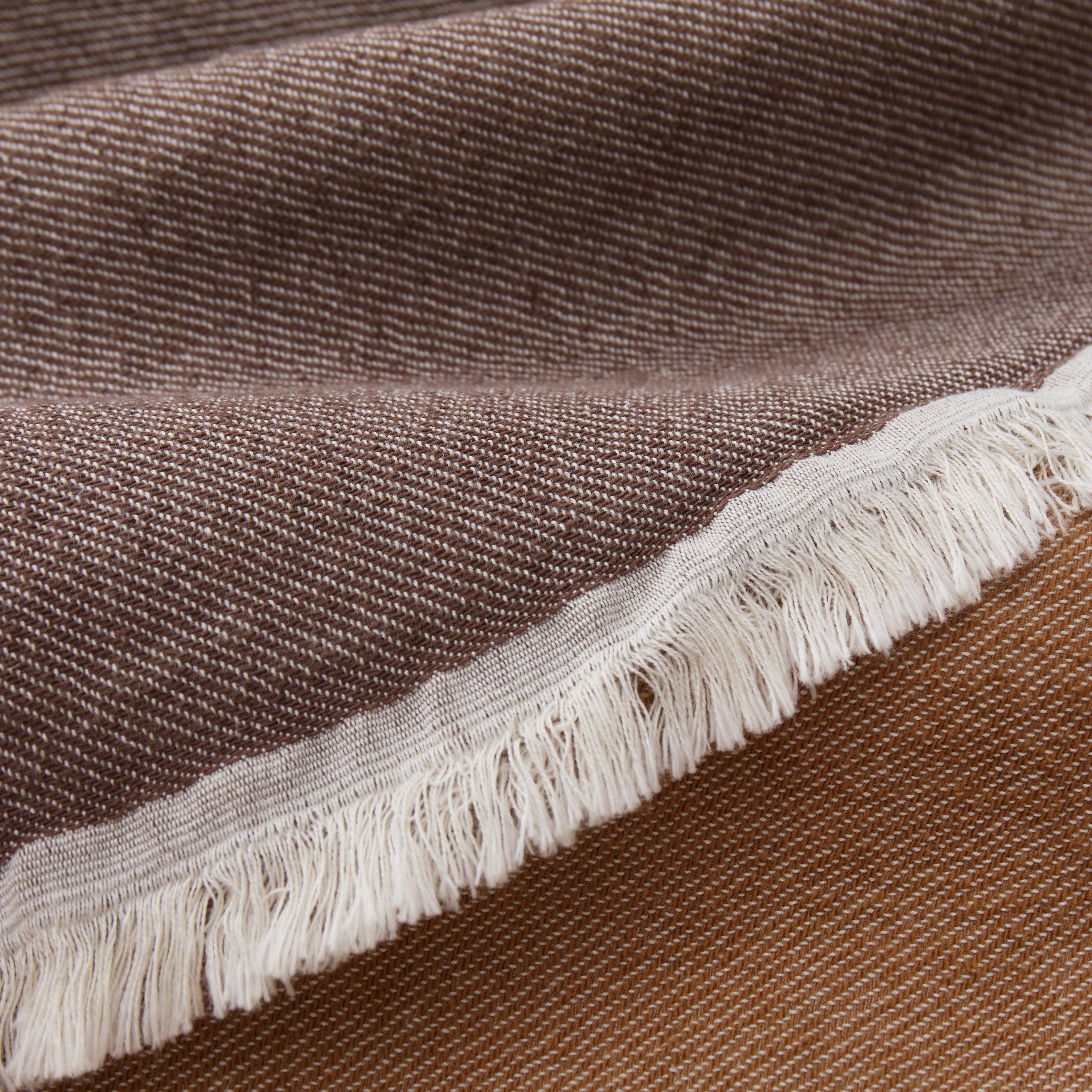 Tagesdecke Decke Baumwolle, 100% mit & Nussbaum Kastanie Plaid - & Urbanara, & Fontao Hafermilch natürlichem Fransenkante Design