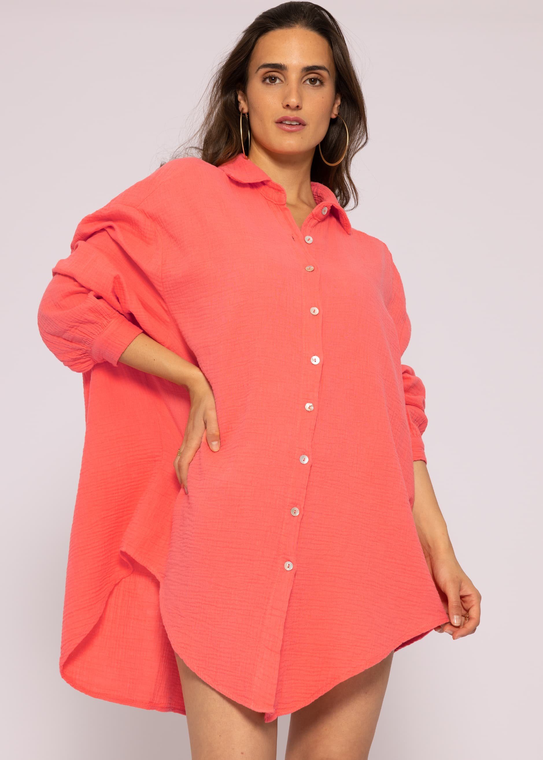 SASSYCLASSY Longbluse Oversize Musselin Bluse Damen Langarm Hemdbluse lang aus Baumwolle mit V-Ausschnitt, One Size (Gr. 36-48) Koralle