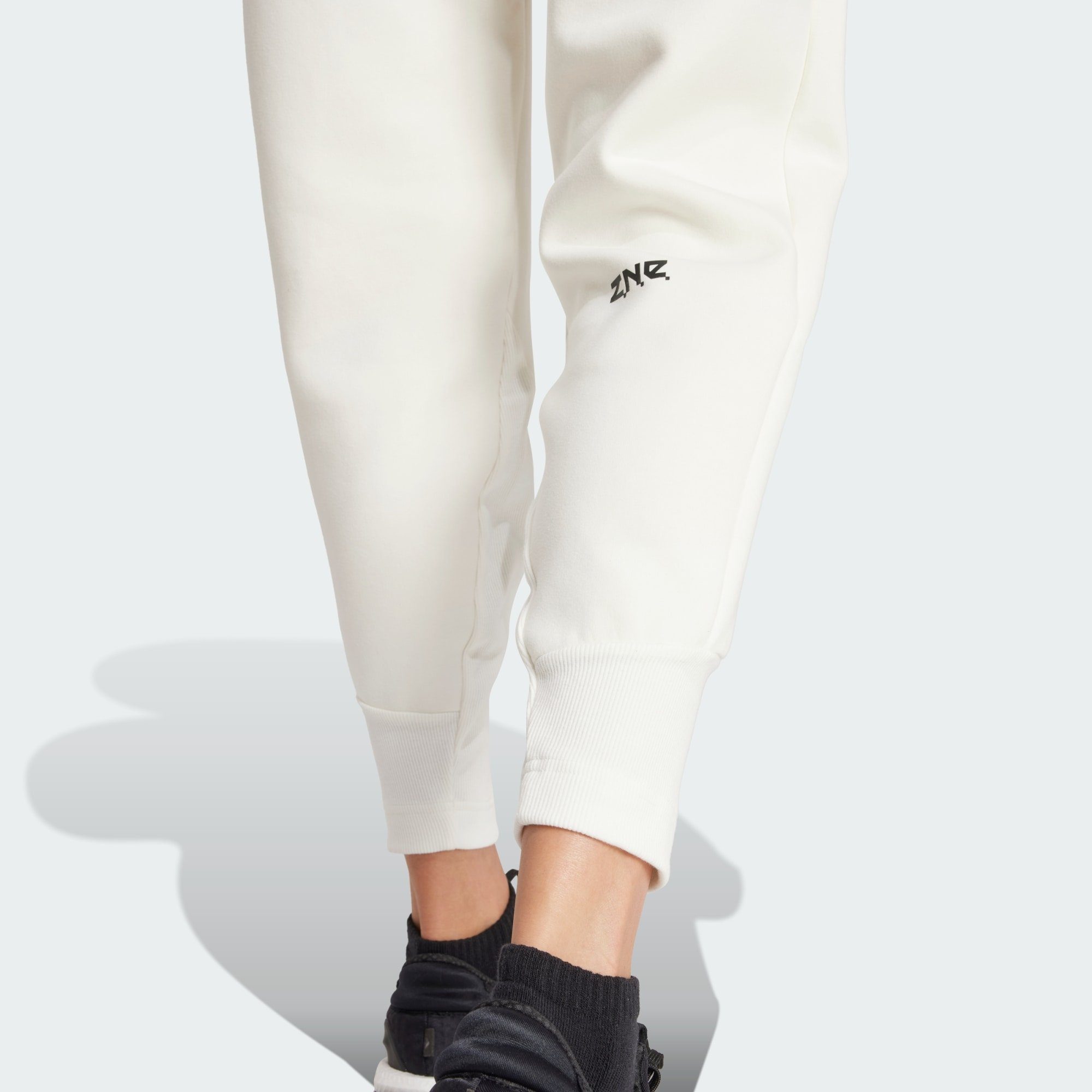 adidas Z.N.E. HOSE Jogginghose Sportswear Off White