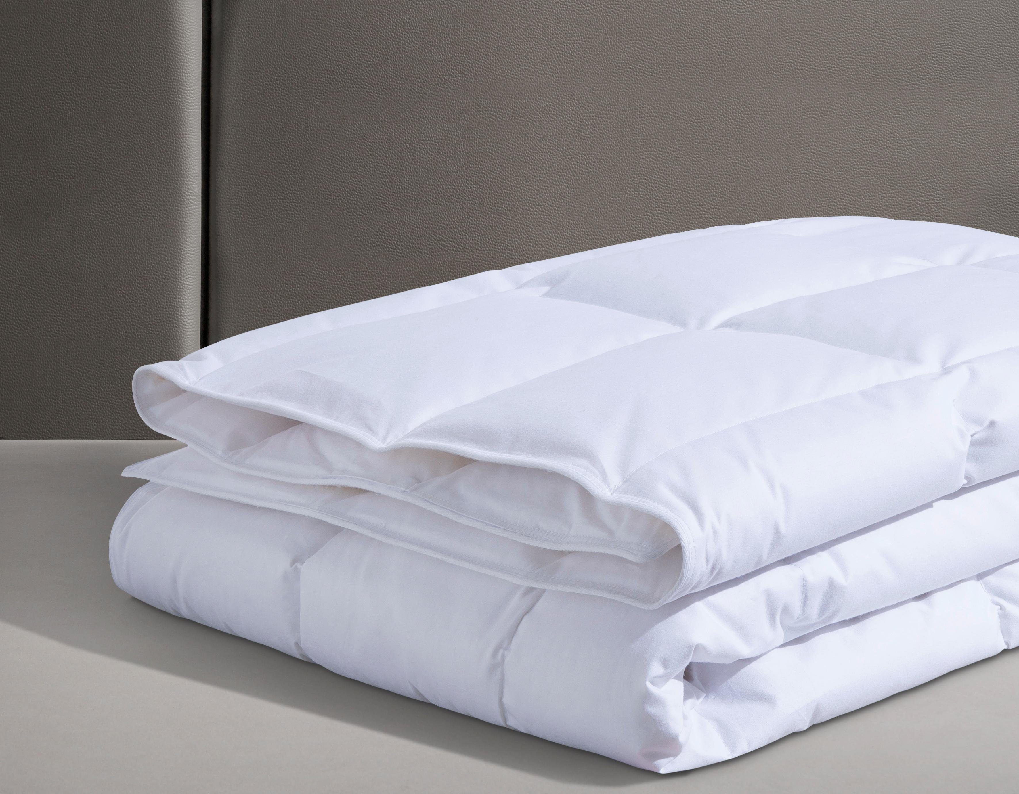 Otto Keller Gänsedaunenbettdecke + Kopfkissen Bella, Bettwaren-Set in 135x200 oder 155x220 cm, Sommer oder Winter, Füllung: Bettdecke: 90% Daunen, 10% Federn, Kopfkissen: 70% Federn, 30% Daunen, Bezug: 100% Baumwolle, Bettdecke 135x200 cm, 155x220 cm. GRATIS DAZU: Schlafspray