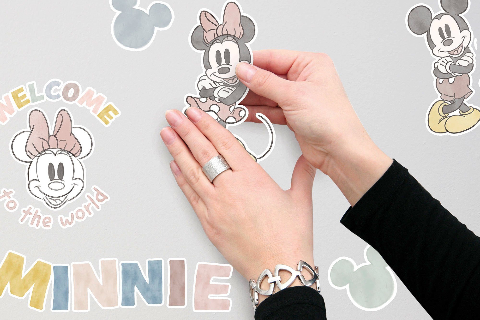 Komar Wandtattoo Mickey Alphabet - Größe 50 x 70 cm (56 St), selbstklebend, Wandsticker, Kinderzimmer