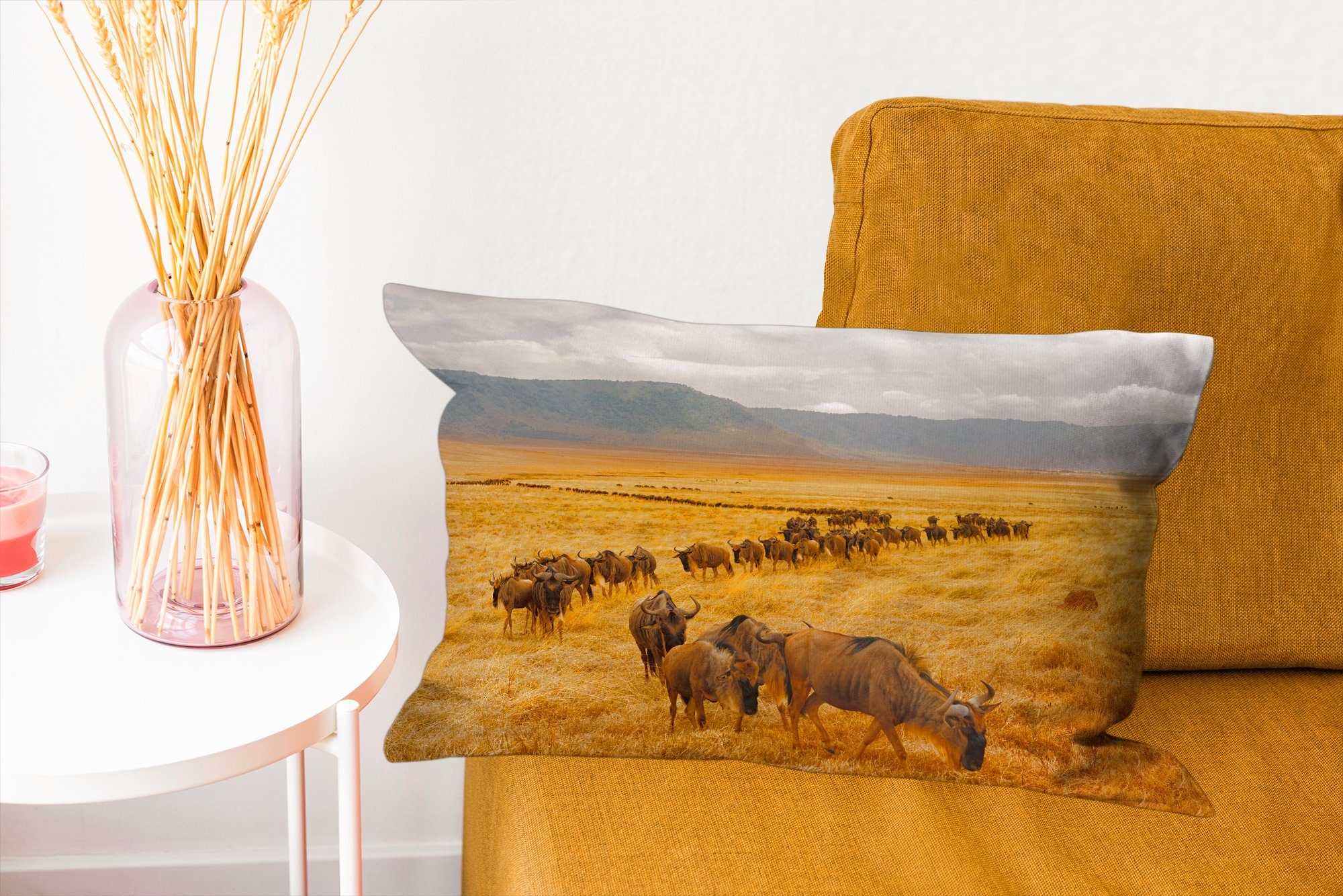 Tansania, von Dekoration, MuchoWow Wildtierherde Wohzimmer in Füllung, im Schlafzimmer mit Dekokissen Zierkissen, Dekokissen Krater Ngorongoro