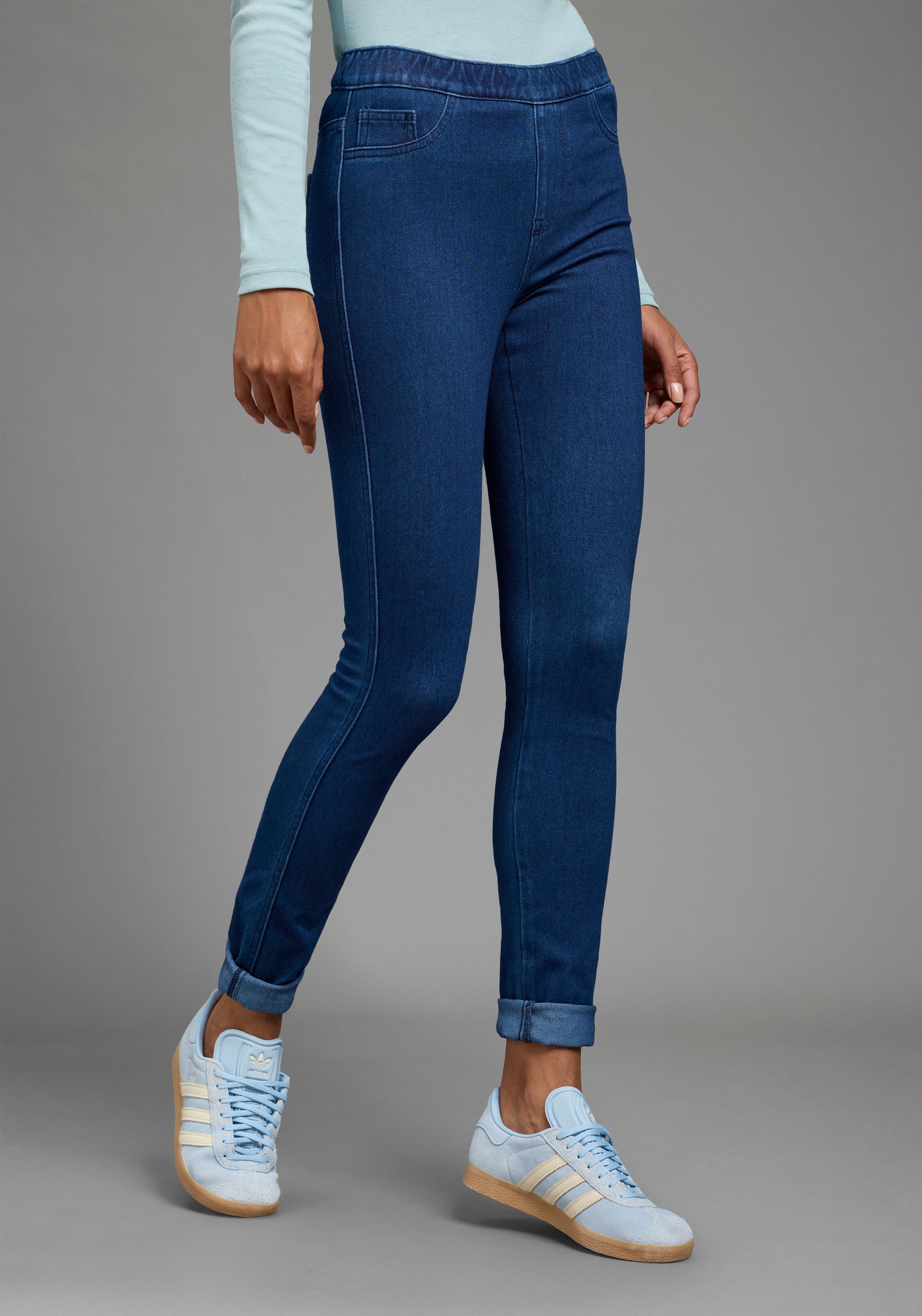 Arizona Jeansjeggings im 4 Way Stretch, Quer- und Längselastisch, Skinny Skinny Fit, extra enge Beinform, normale Leibhöhe, unifarbene Optik