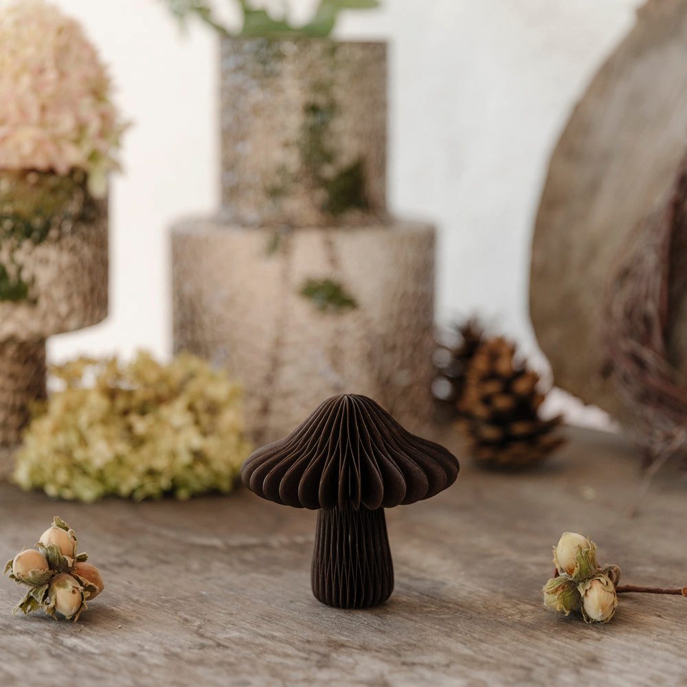 studio mkono Dekoobjekt Papierdeko Herbstdeko Pilz aus Papier in dunkelbraun