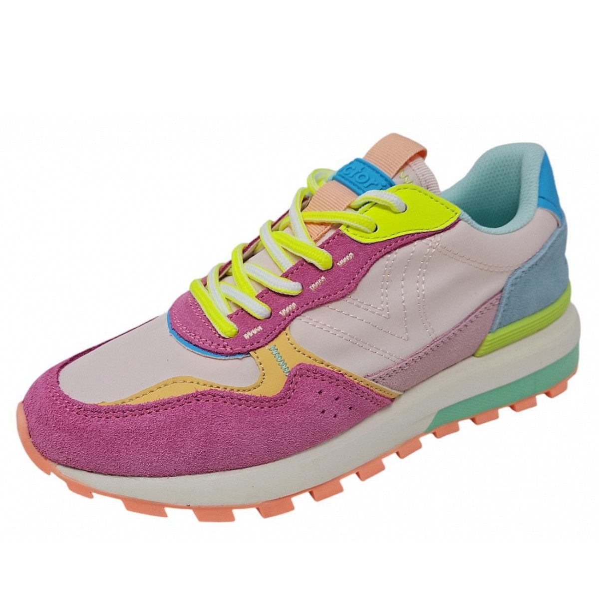 Victoria Luna Sneaker