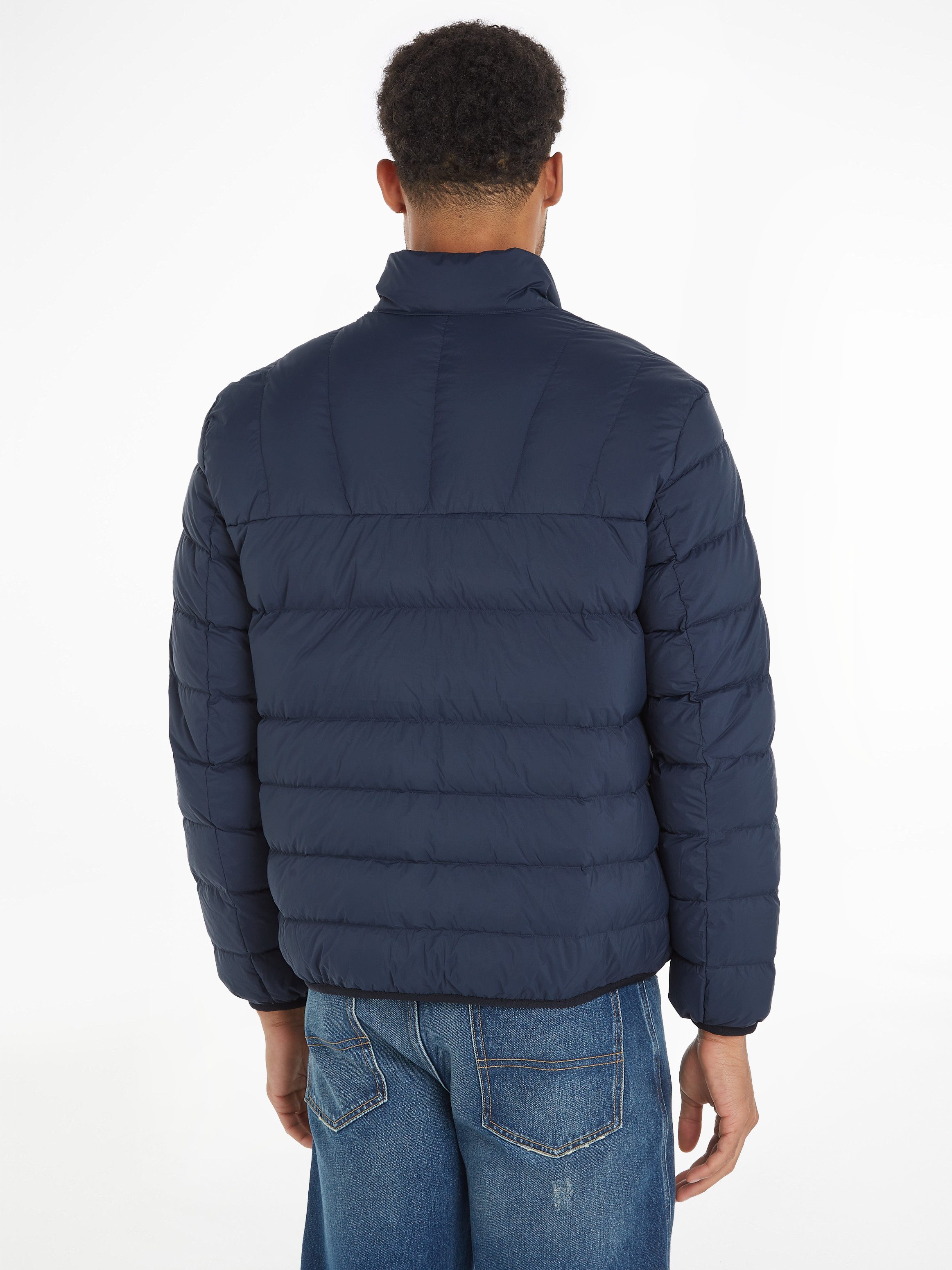 Tommy Jeans Steppjacke TJM LIGHT DOWN JACKET mit Logostickerei günstig online kaufen