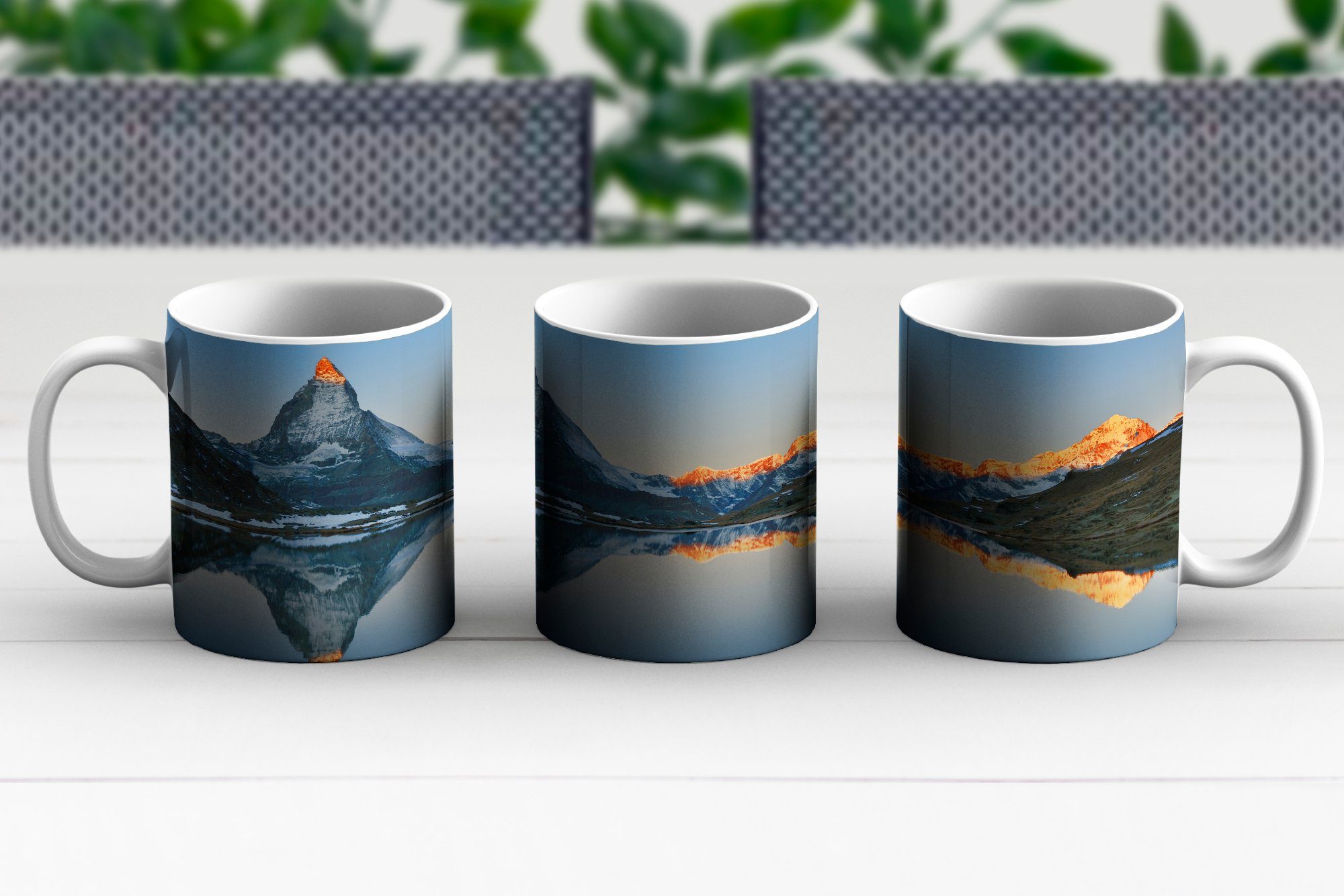 sich Sonnenaufgang bei der Tasse Kaffeetassen, MuchoWow Becher, im Keramik, Matterhorn in spiegelt Teetasse, Riffelsee Schweiz, Geschenk Teetasse,