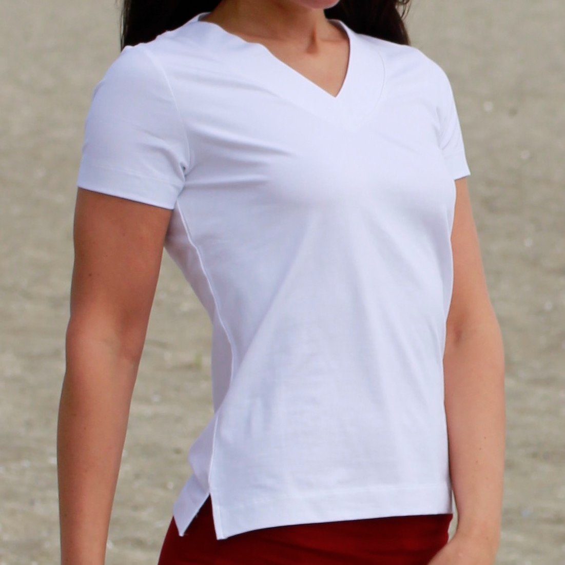 mit Ärmeln, Yoga geschlitzt ESPARTO Farishta in V-Shirt Bio-Baumwolle Yogashirt Schneeweiß unten V-Shirt kurzen