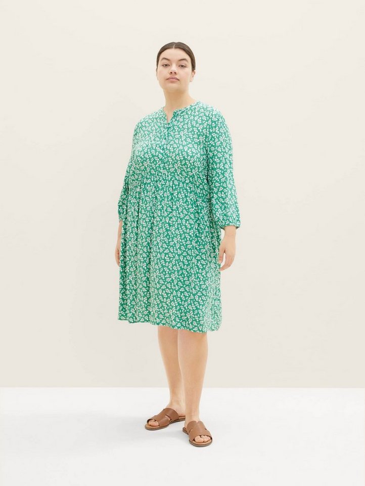 TOM TAILOR PLUS Sommerkleid Plus - gemustertes Kleid, Unser Model ist 172  cm groß und trägt Größe 44