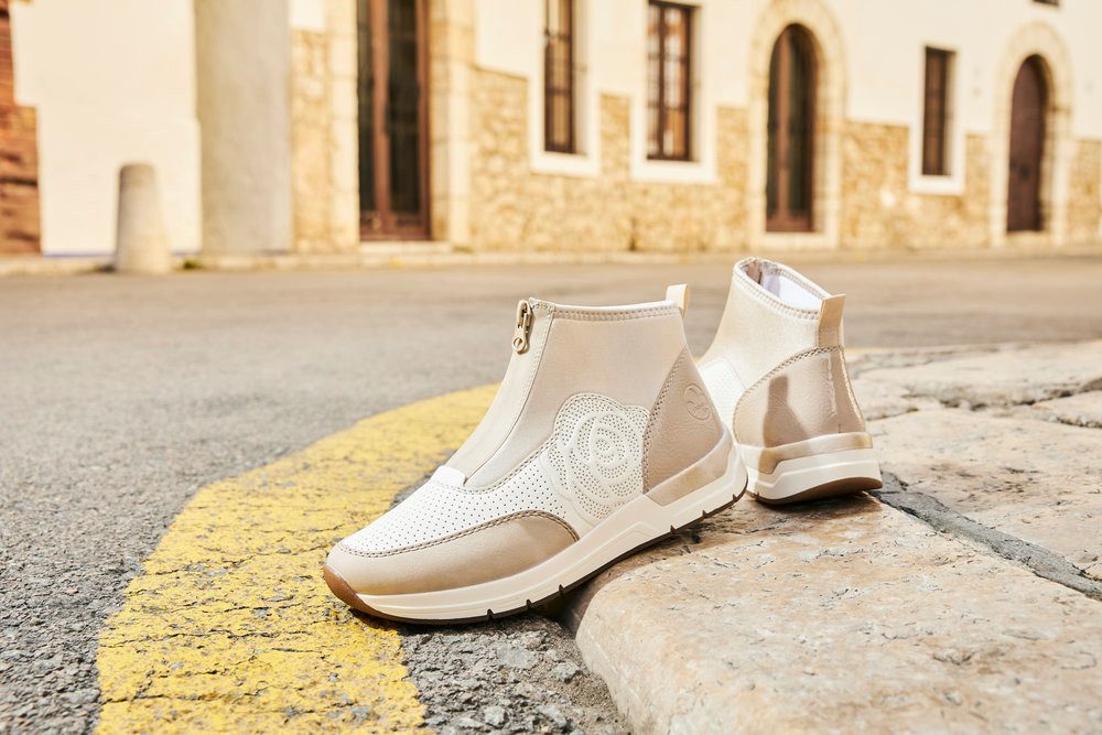 Rieker Keilsneaker, Stiefelette, Boots, Rosenprägung, mit günstig online kaufen