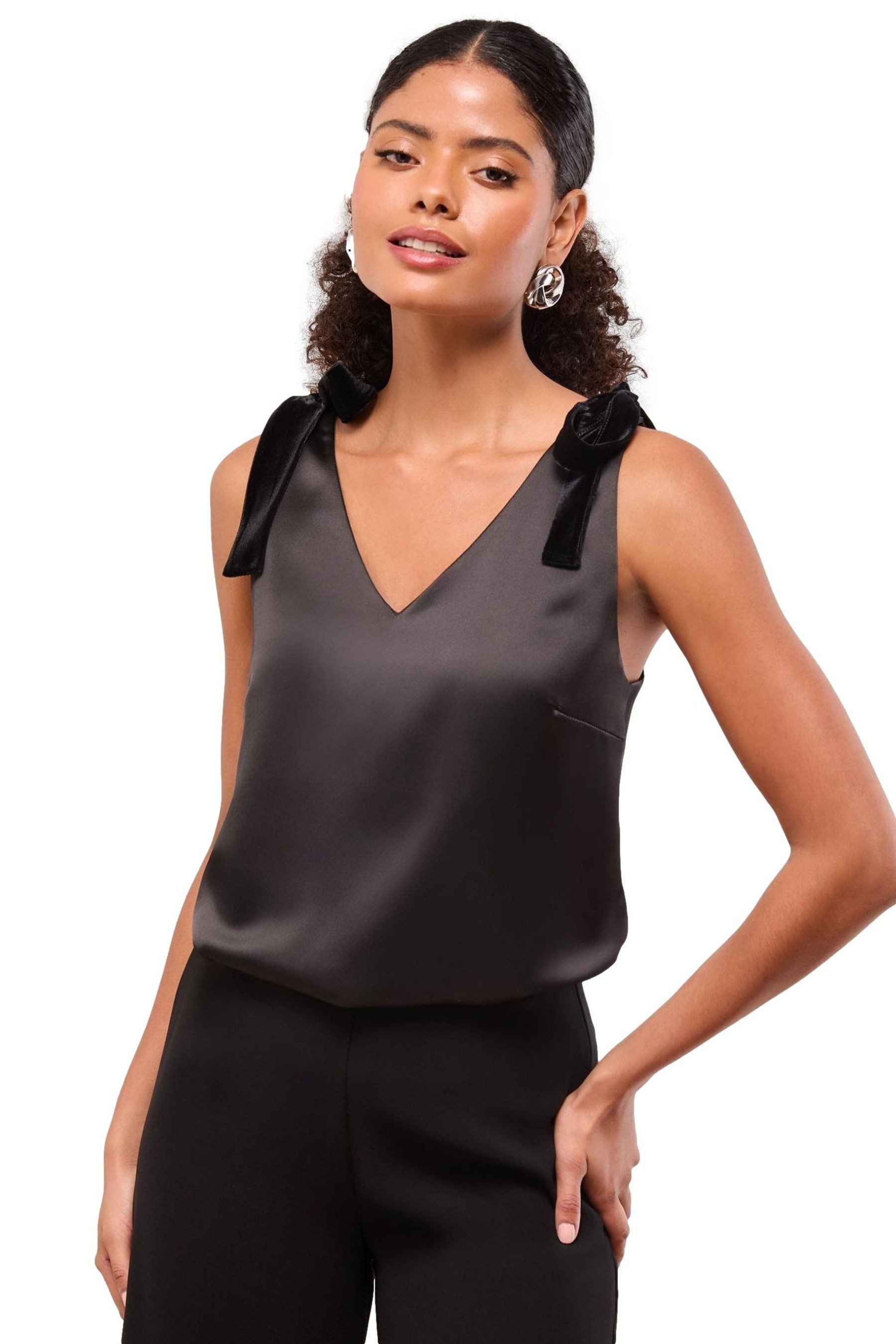 LIPSY Trägertop Lipsy Trägertop aus Satin, Regular (1-tlg)