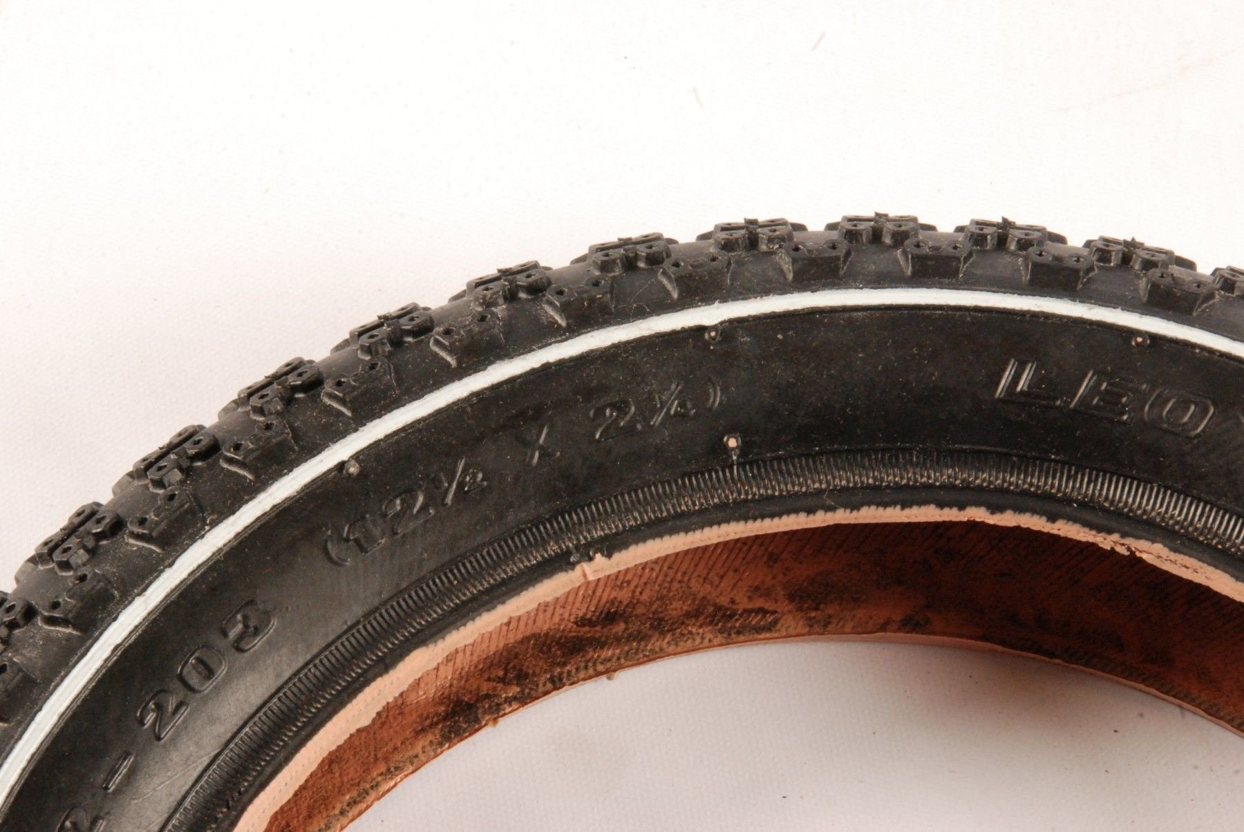 Volare Fahrradreifen 12 Zoll-Reifen - tiefschwarzes Design - 12,5" x 2 1/4" Ersatzreifen