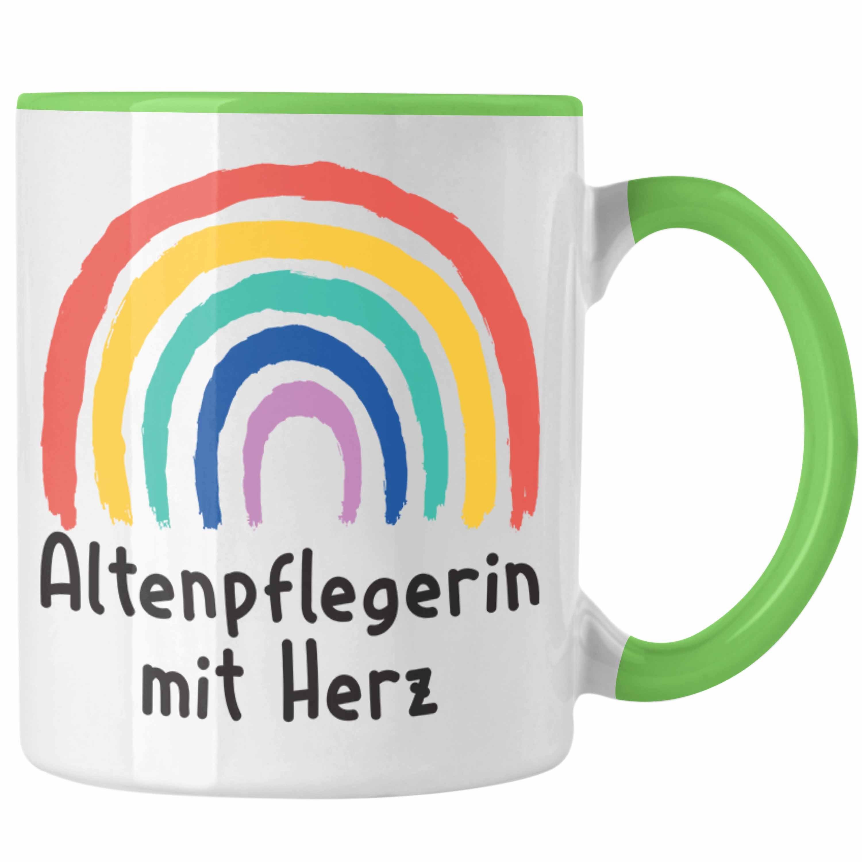 Trendation Tasse Trendation - Altenpflegerin mit Herz Tasse Geschenk mit Spruch Kaffeetasse Zubehör Dankeschön Grün