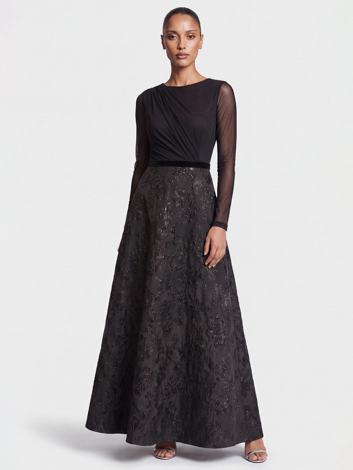 Apart Abendkleid aus Mesh und Jacquard