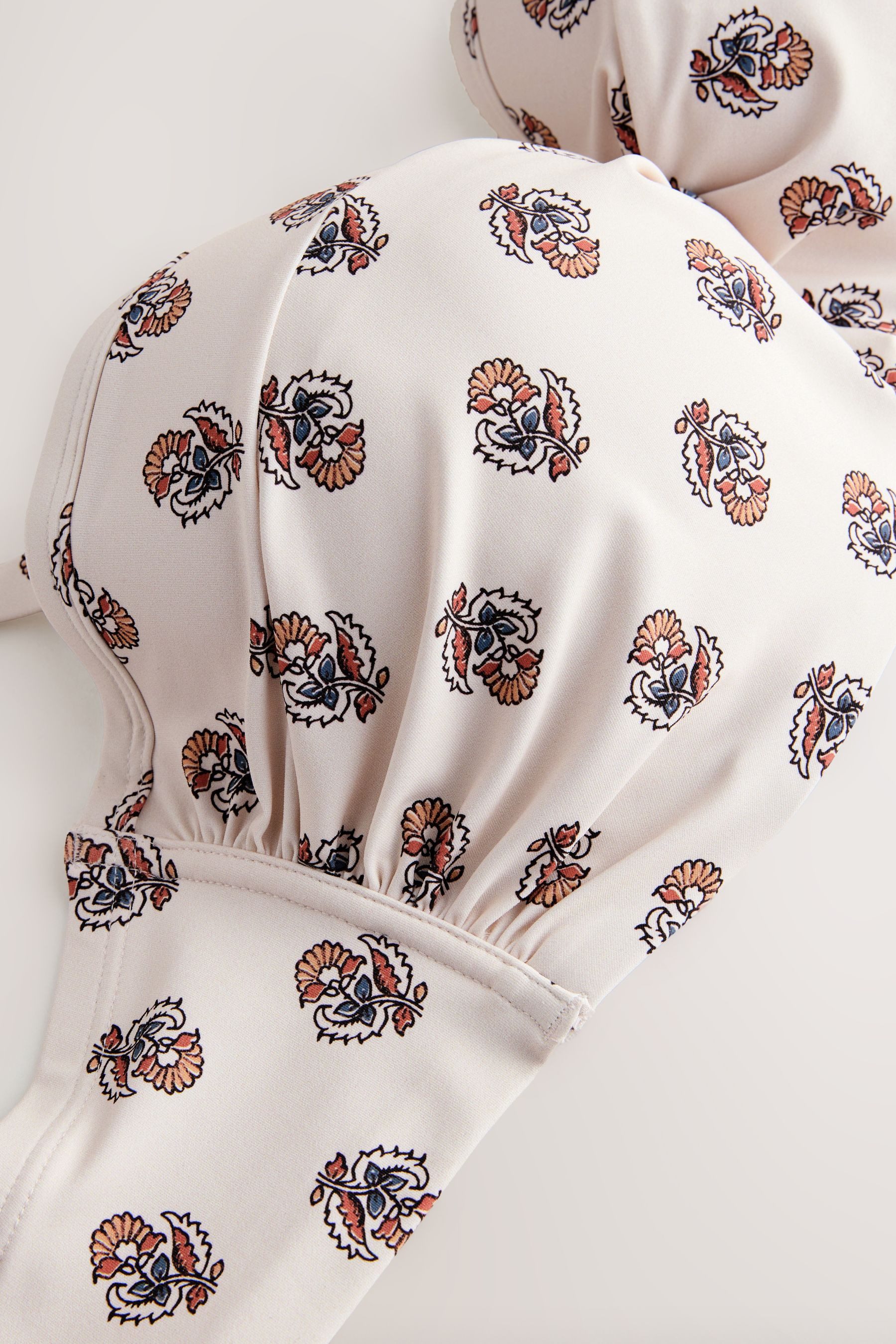 Next Bandeau-Bikini-Top F-K Twist Bandeau-Bikinitop mit Bügel (1-St)