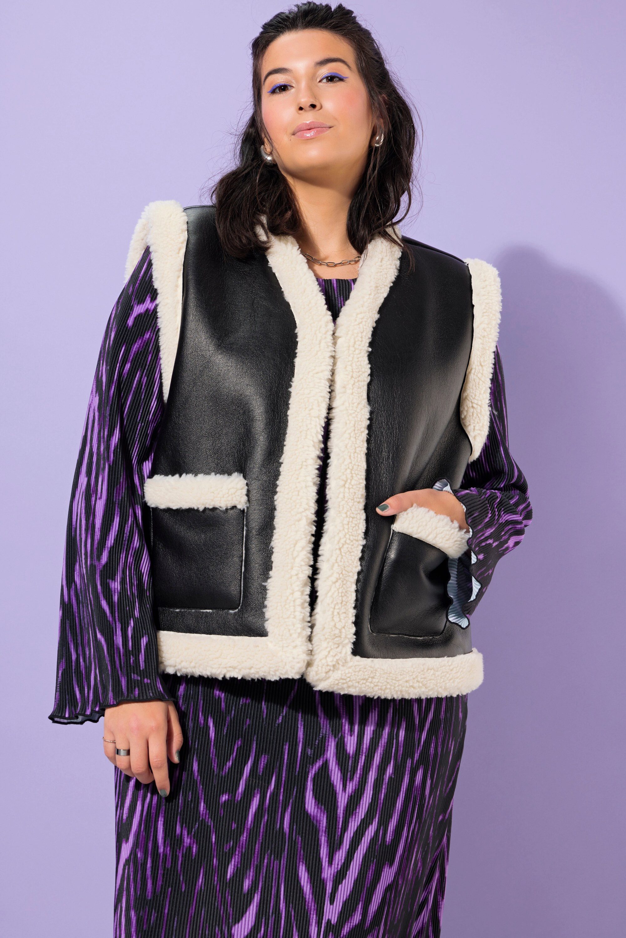 Studio Untold Steppweste Weste kurze A-Line Felloptik mit Fake-Leder