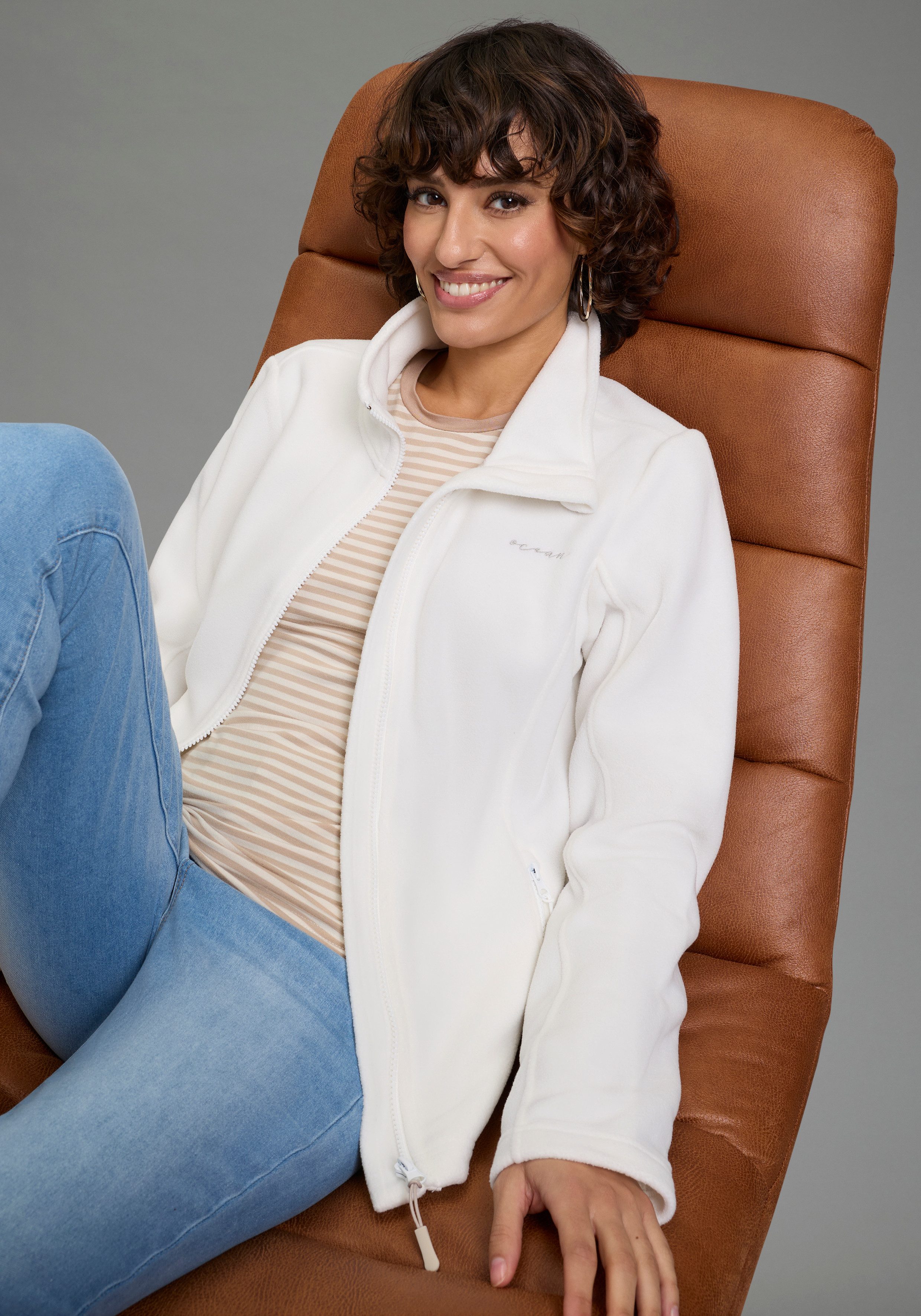 Ocean Sportswear Fleecejacke aus weichem Fleece-Material, unifarben, mit Logostickerei. € 29,99, (€ 29,99 pro 1 Stk).