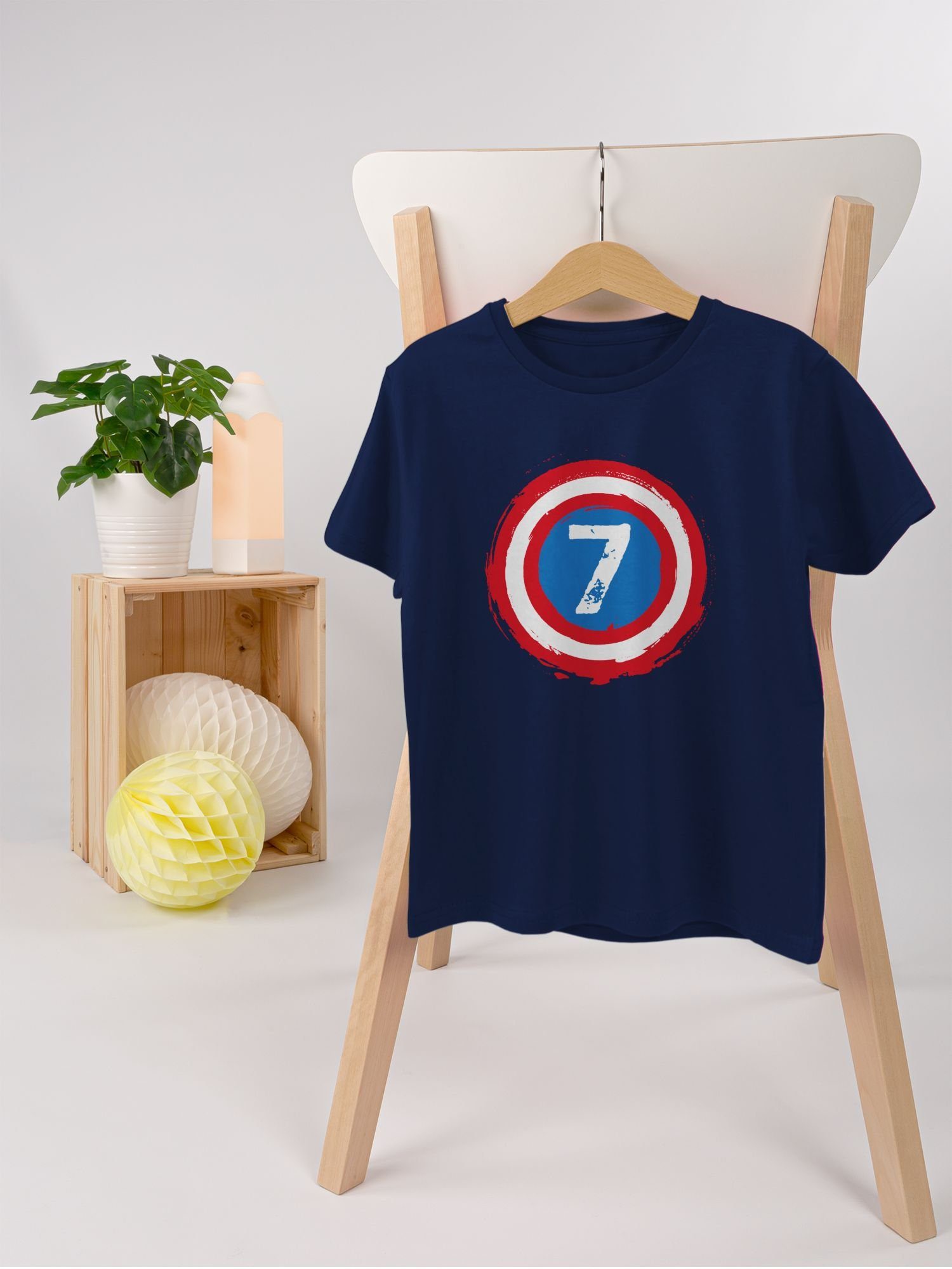 Shirtracer T-Shirt Superhelden Schild Sieben 7. Dunkelblau 1 Geburtstag