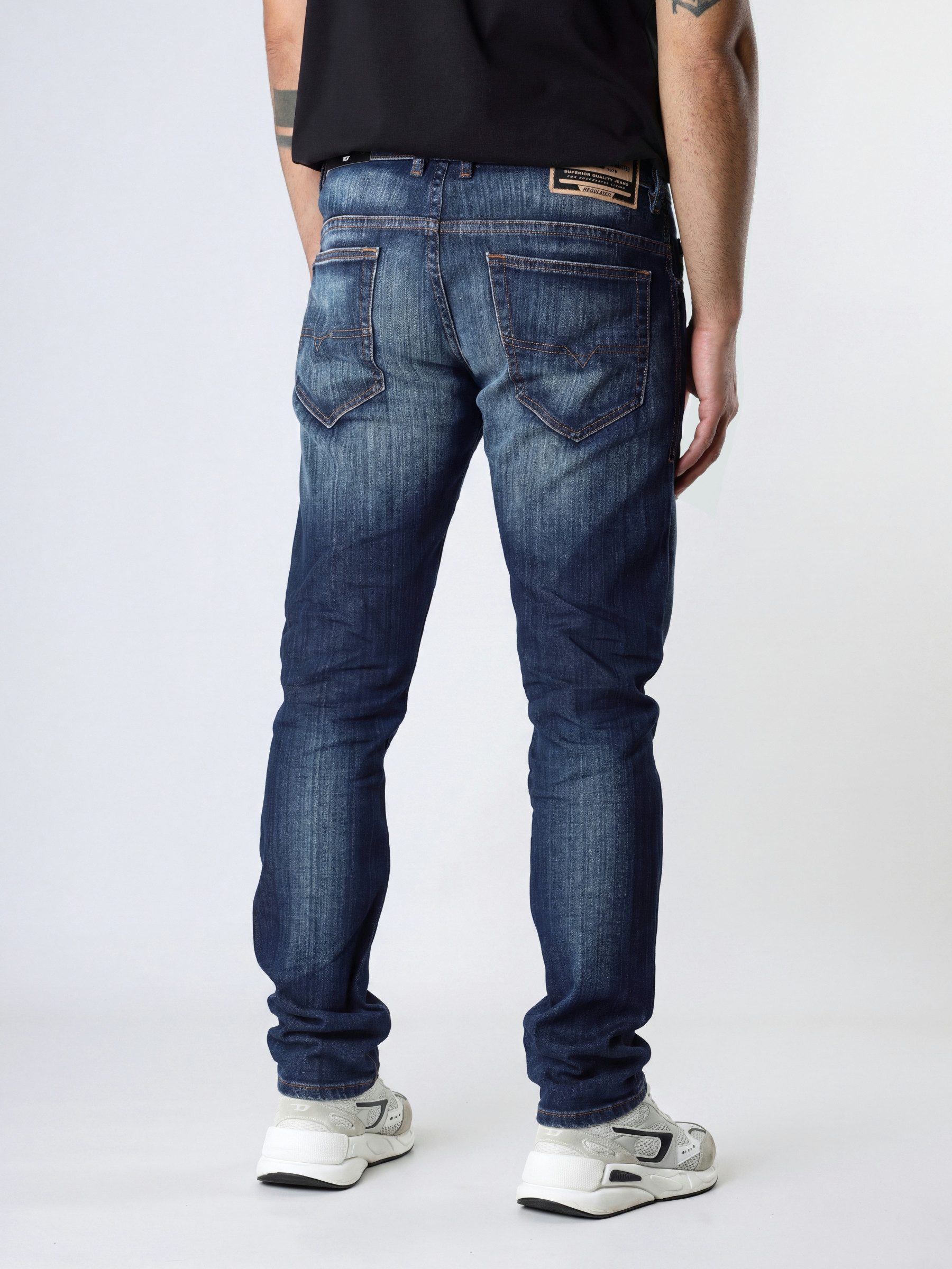 Diesel Slim-fit-Jeans niedrige Leibhöhe - THOMMER-R - Länge:32 Leicht bis mittelschwerer Denim, mittlerer Stretch