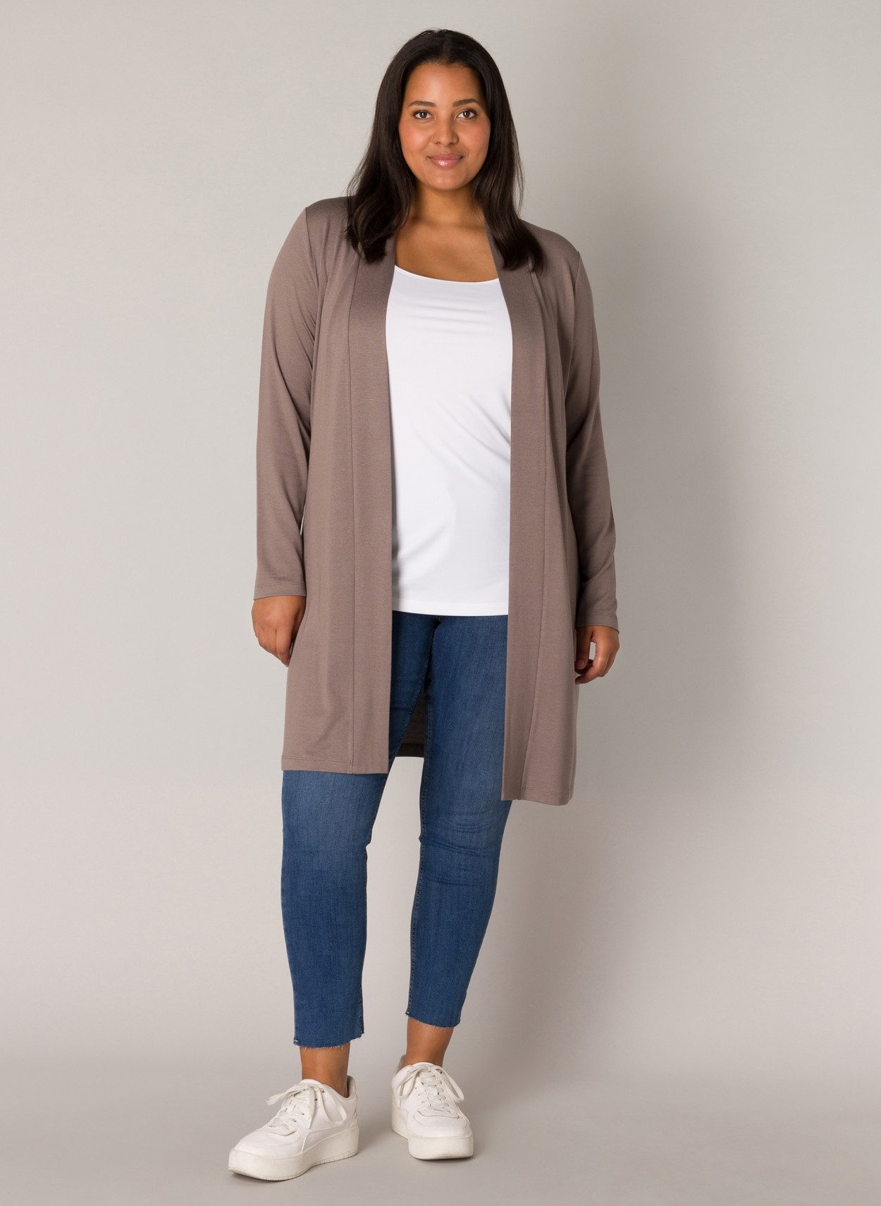 Base Level Curvy Longstrickjacke Figurumspielende, weiche Strickqualität günstig online kaufen
