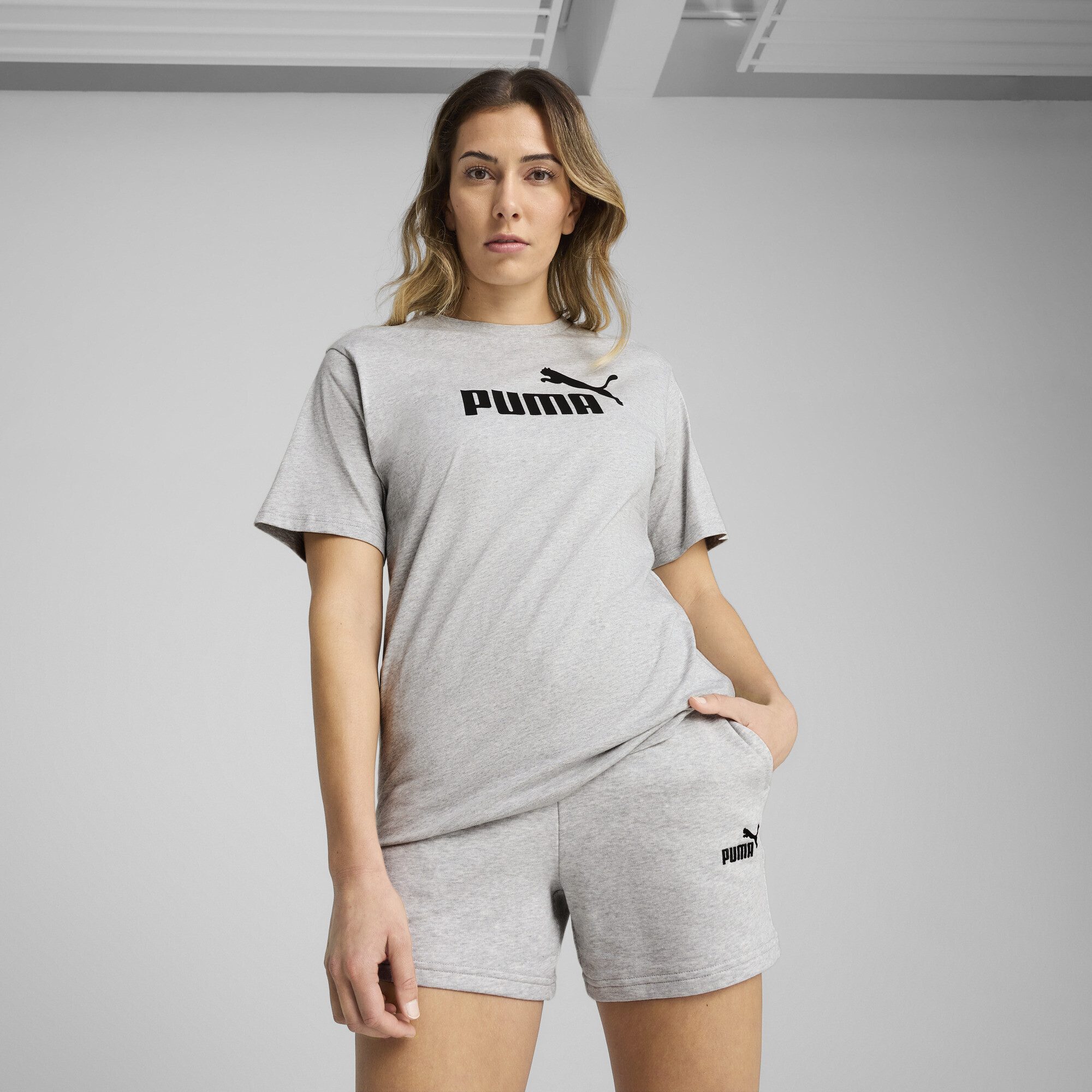 PUMA T-Shirt Essentials No. 1 Logo Relaxed T-Shirt Damen günstig online kaufen