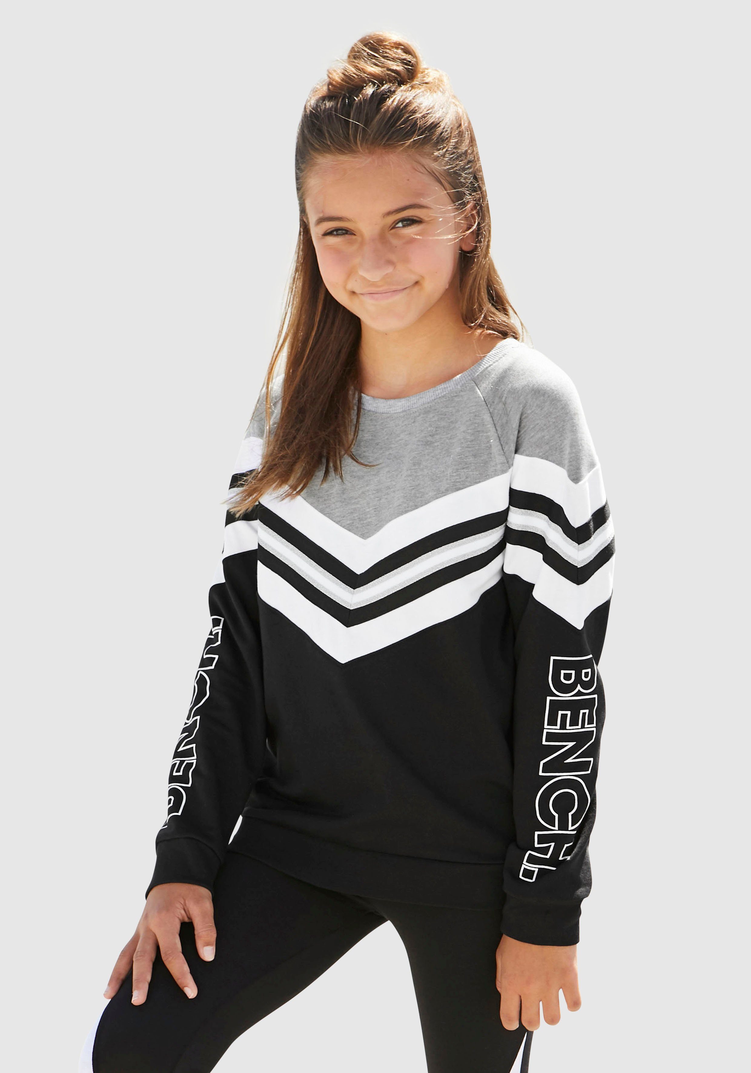 BLACK FRIDAY - Bench. Sweatshirt in weiter modischer Form kaufen | OTTO