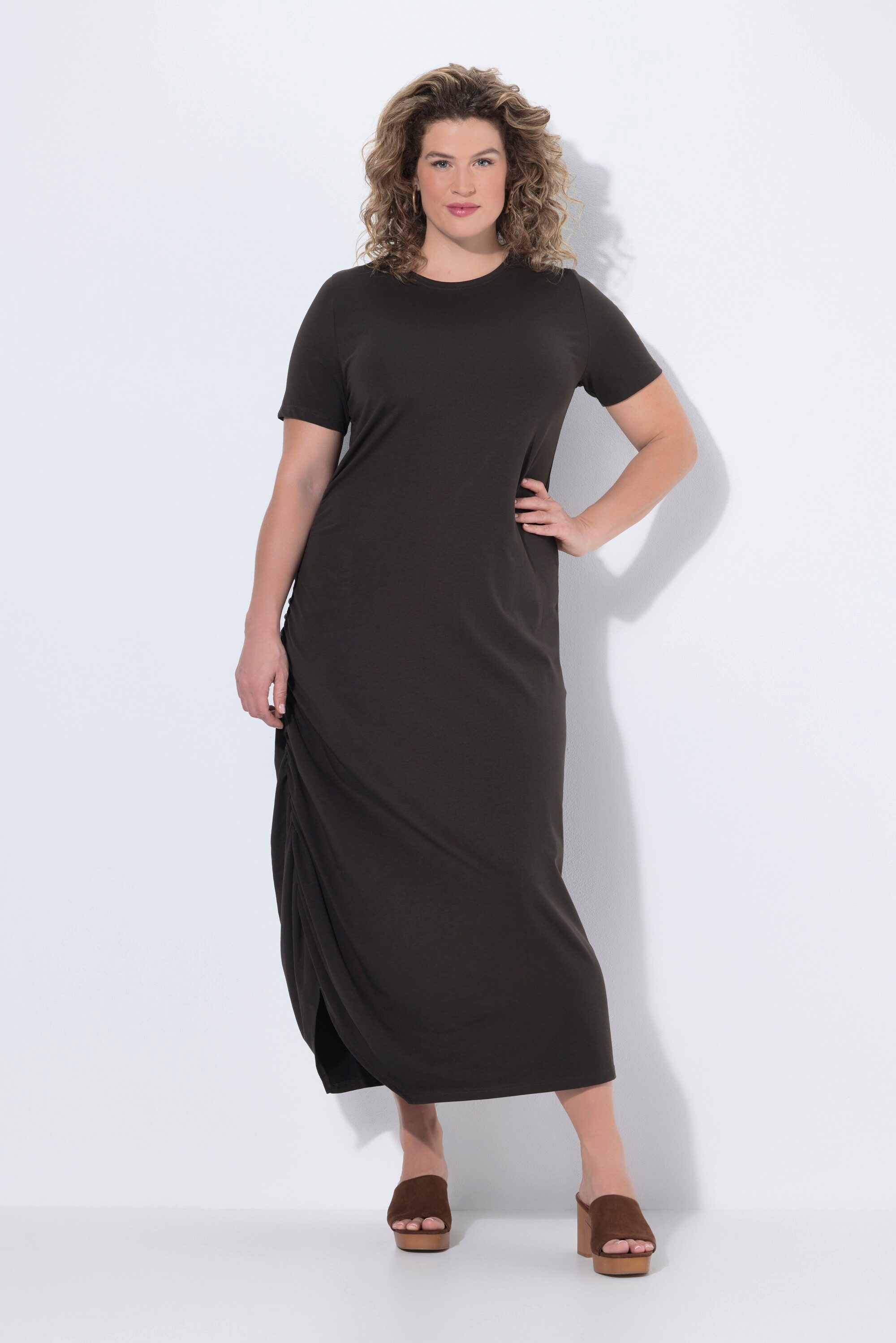 Ulla Popken Midikleid Maxikleid drapiert Rundhals Halbarm. Biobaumwolle
