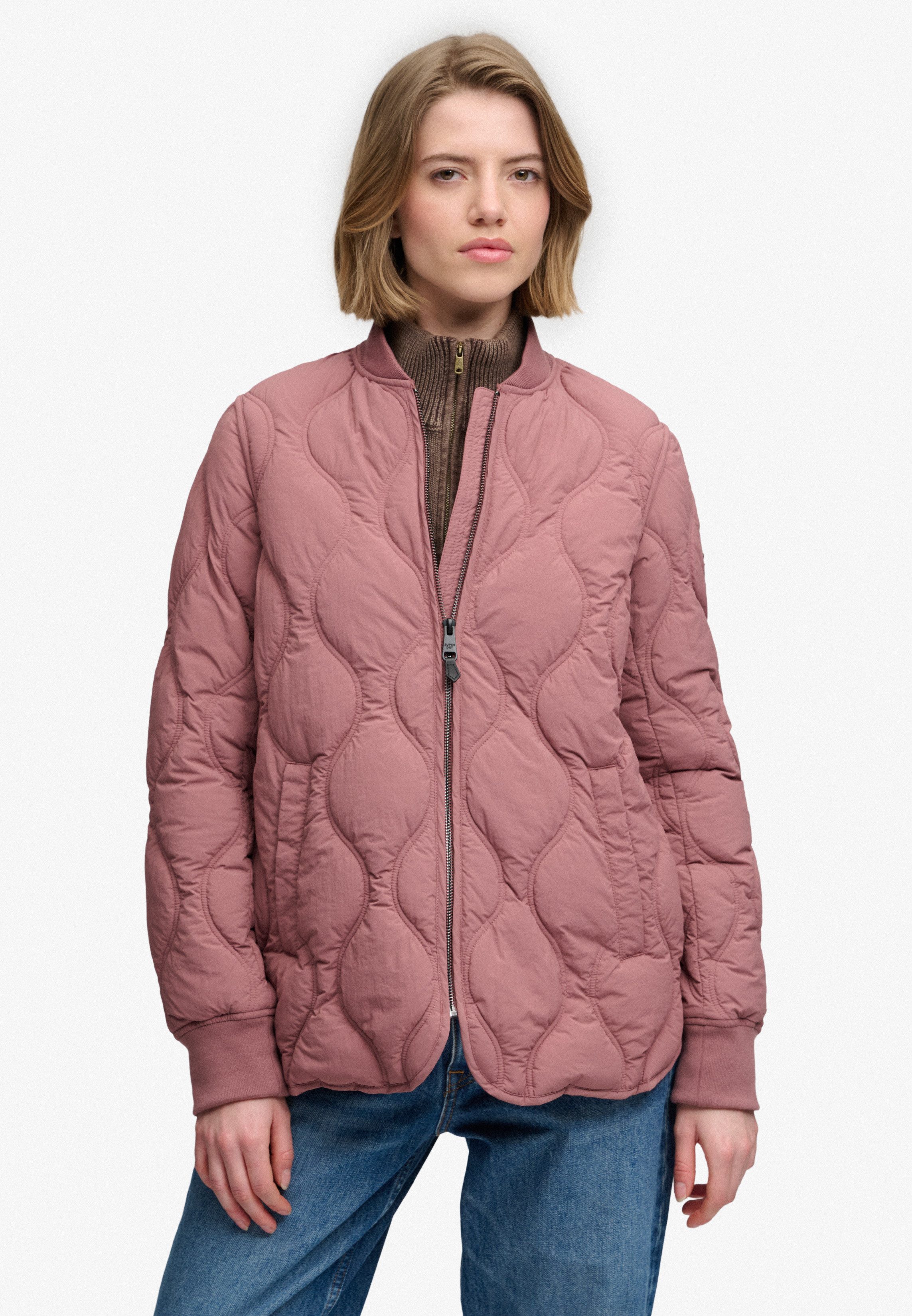 Superdry Steppjacke SHORT ONION QUILT LINER JKT mit Reißverschluss, aus Nylon, Relaxed Fit, unifarbene Optik