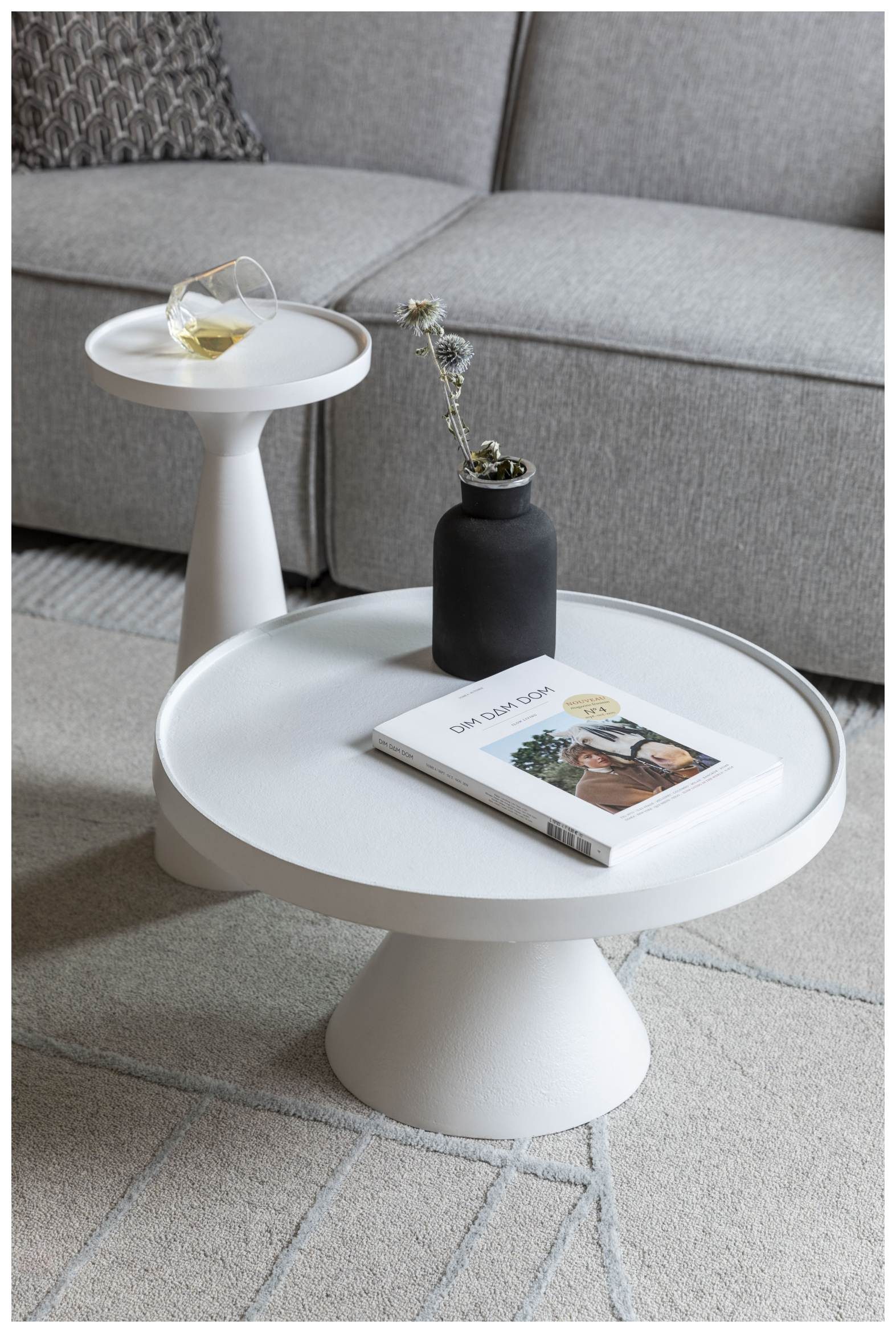 Zuiver Couchtisch Runder Couchtisch FLOSS WHITE von Zuiver aus Aluminiumguss Ø 60 cm