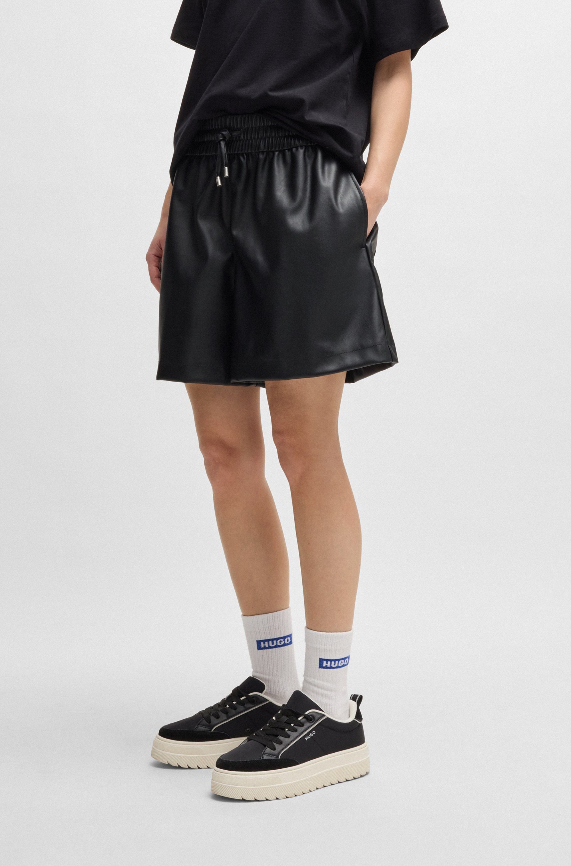 HUGO Blue Shorts Henuka Lederimitat, mit Logostickerei günstig online kaufen