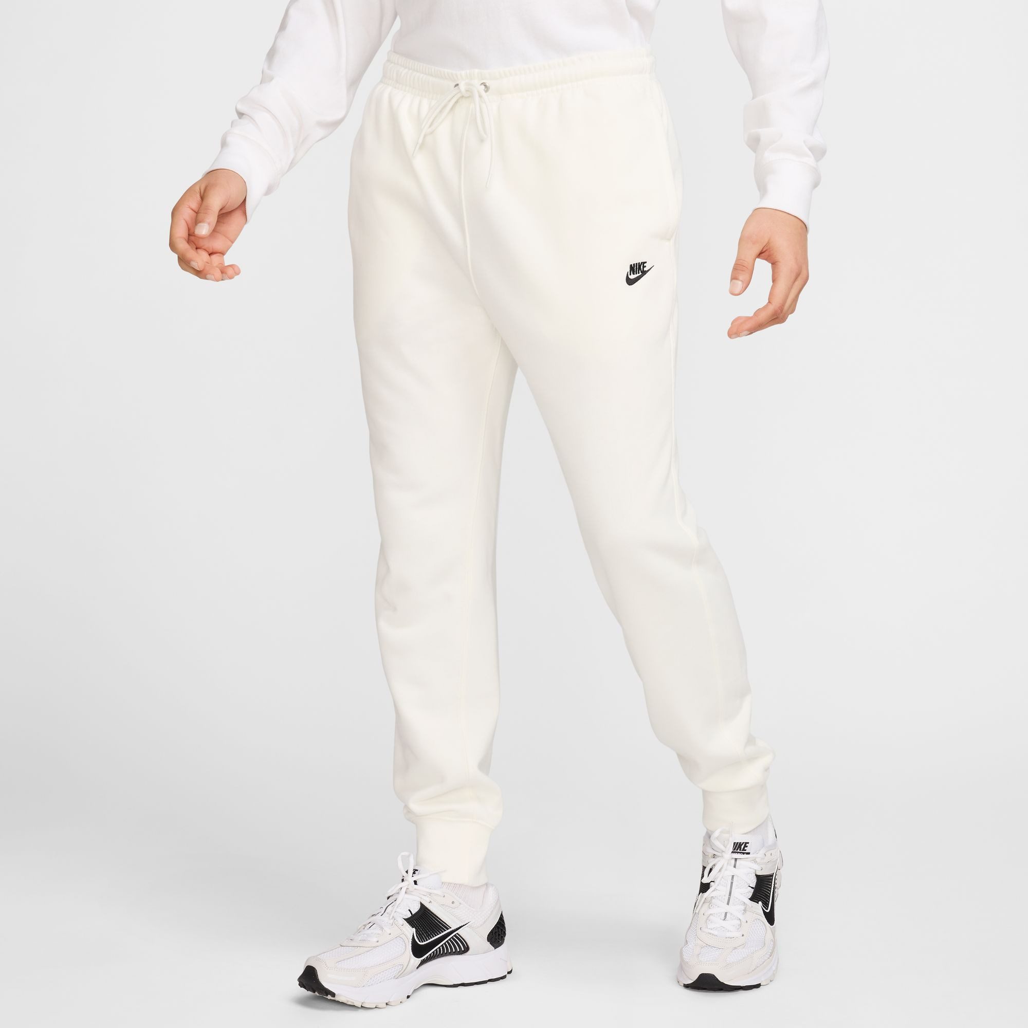 Nike Sportswear Sporthose M NK CLUB FT JOGGER mit Eingrifftaschen und Gesäßtasche mit Druckknopf