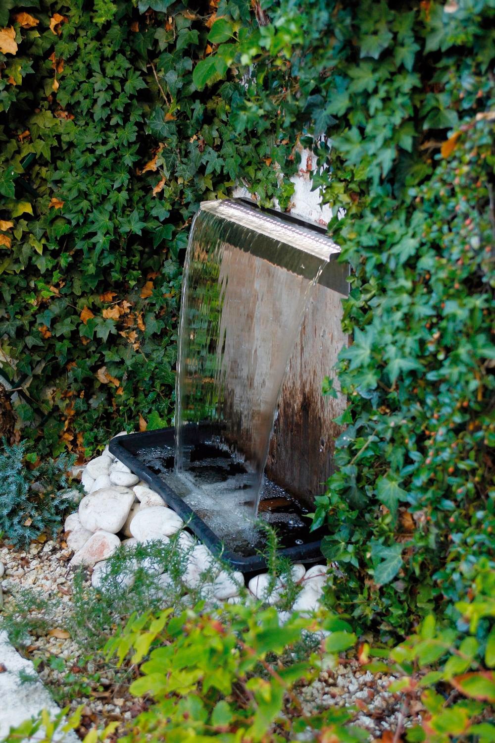 Ubbink Wasserfall Niagara 60 LED, 60 cm Breite, (Set, mit 35 LEDs, Pumpe 3900 l/h, Schlauch, Becken 65 l)