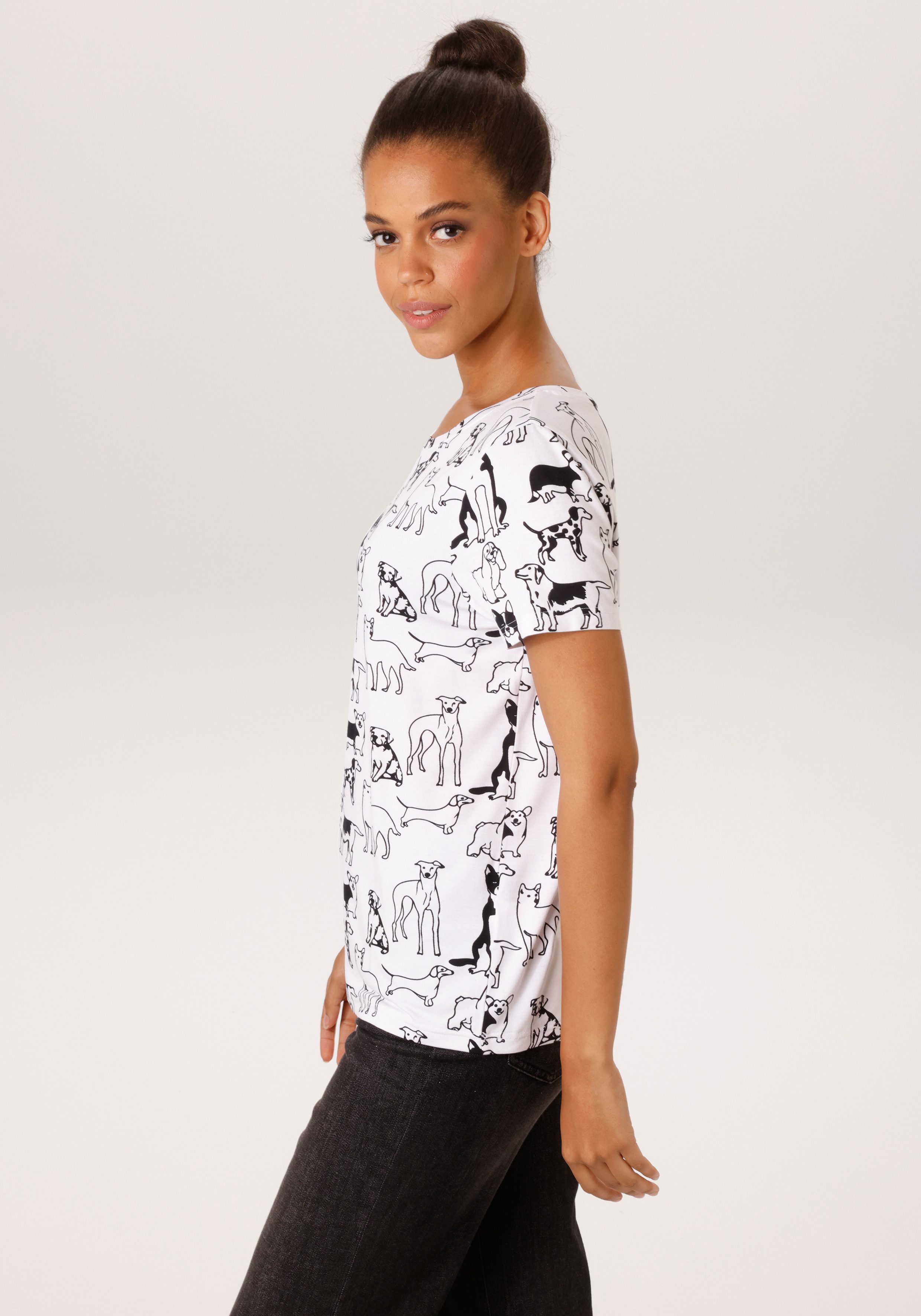 Aniston CASUAL T-Shirt allover mit niedlichen Hunden bedruckt
