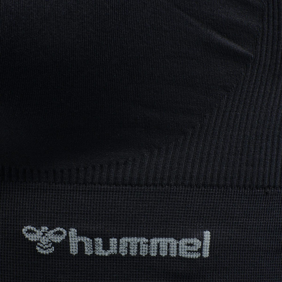 hummel Sport-Bustier hmlTIF SEAMLESS SPORTS TOP nahtarme Seamless-Konstruktion, dehnbarer Stoff