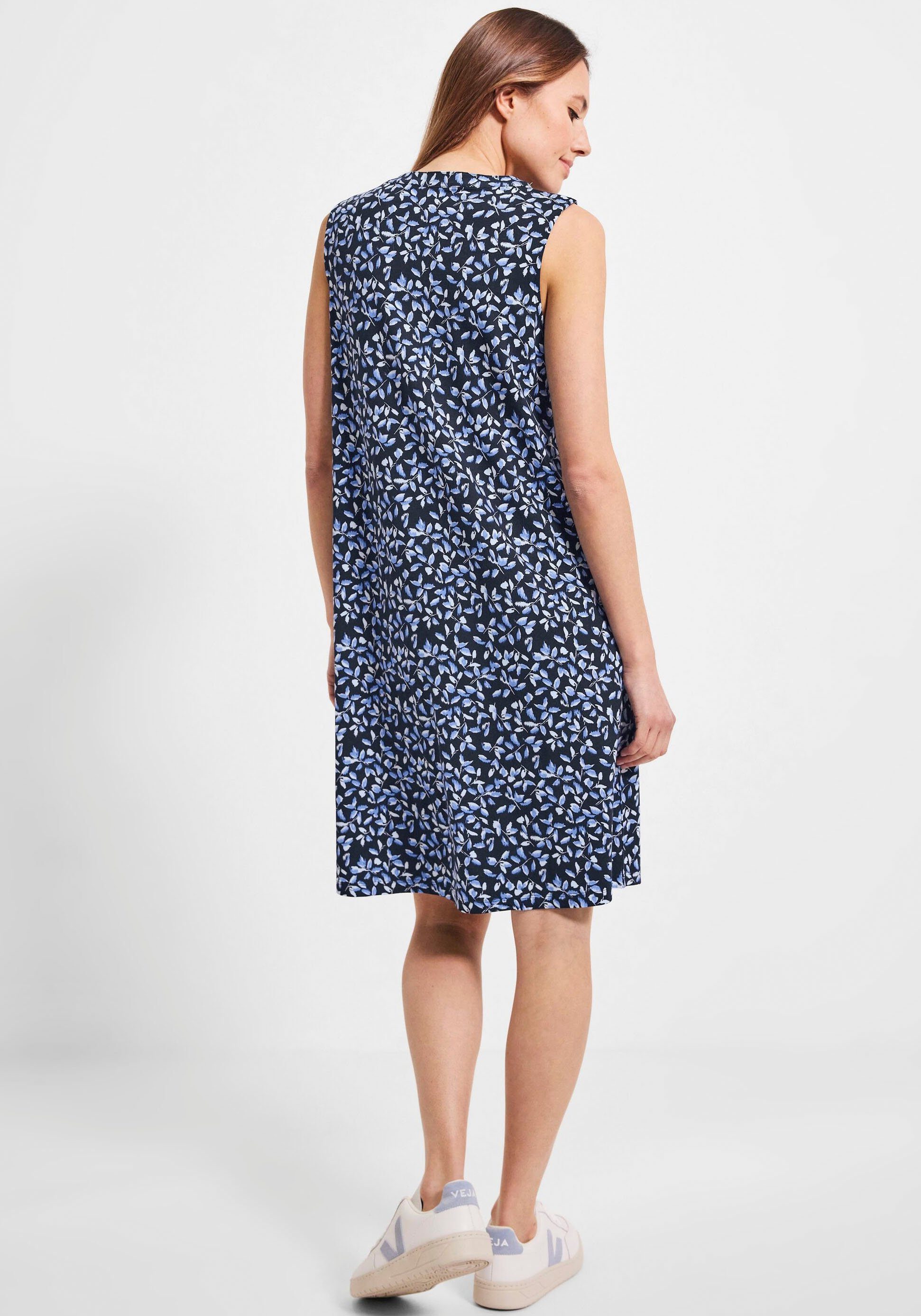 mit unkompliziertes Blumenmuster, Jerseykleid das für ein mit Sneakers Cecil Kombinieren Sie Kleid Aussehen